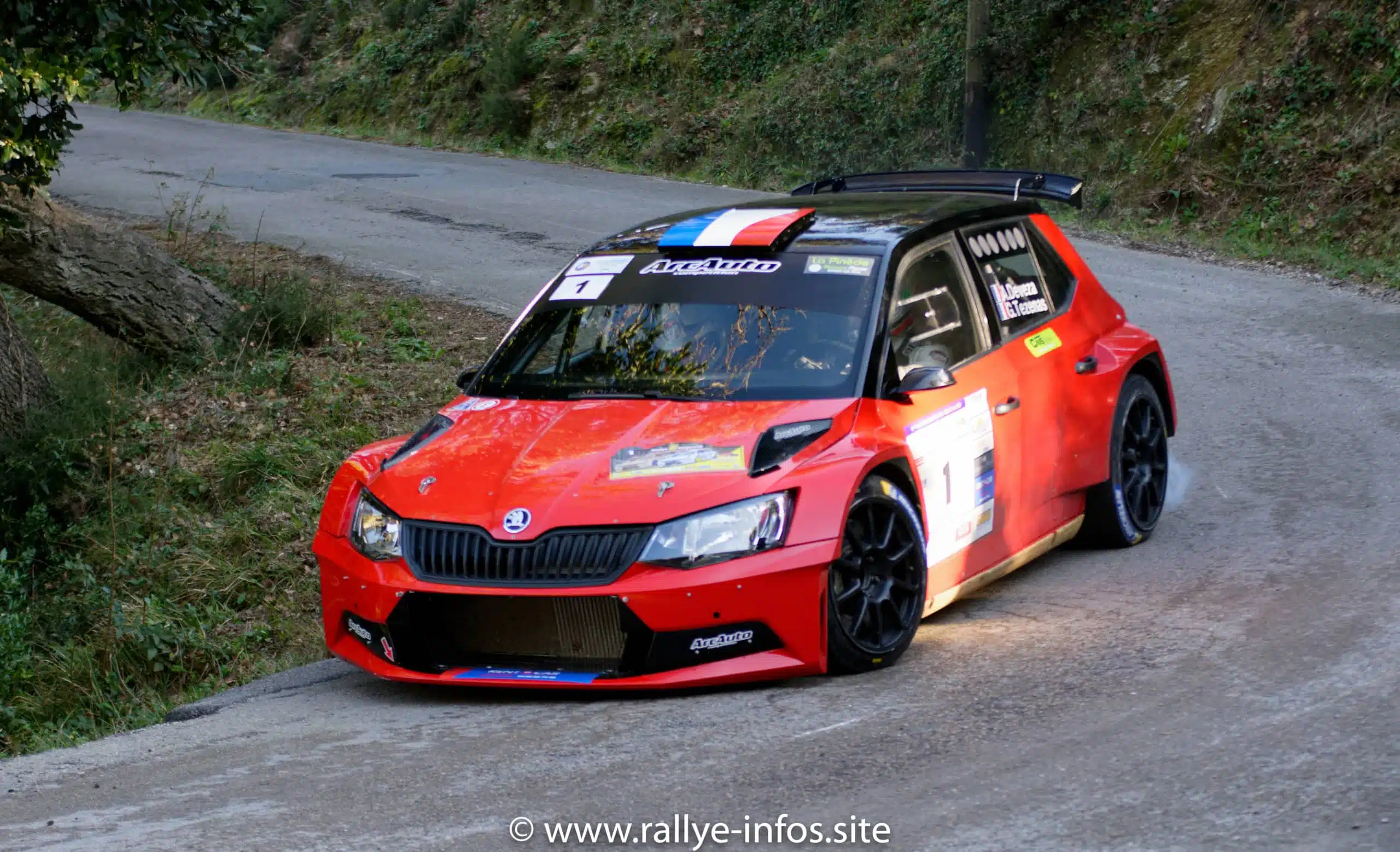 Lire la suite à propos de l’article Rallye des Roches Brunes : Alain Devéza s’impose !