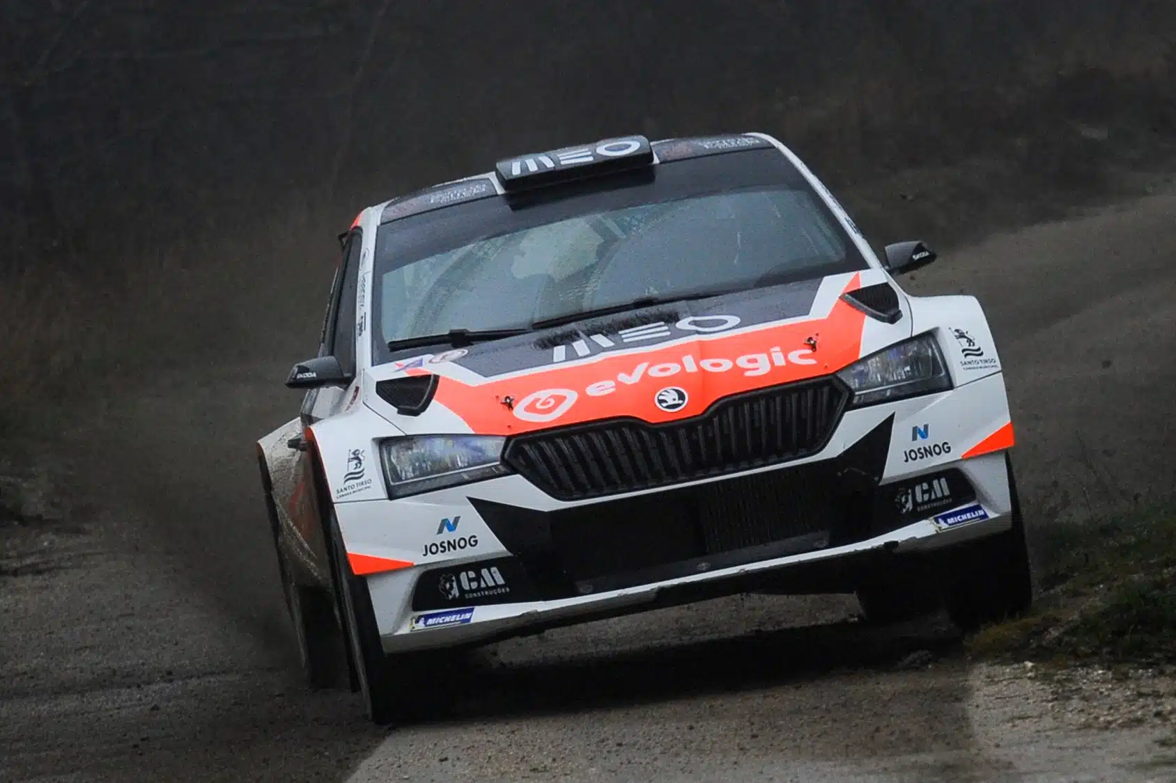 You are currently viewing Armindo Araújo dégaine le premier au Portugal !