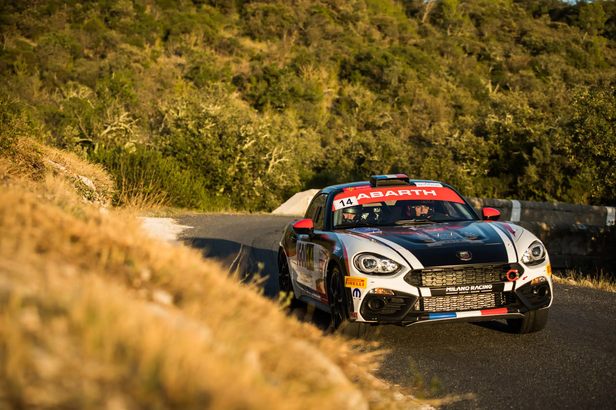 Lire la suite à propos de l’article L’asphalte majoritaire pour Abarth Rally Cup….