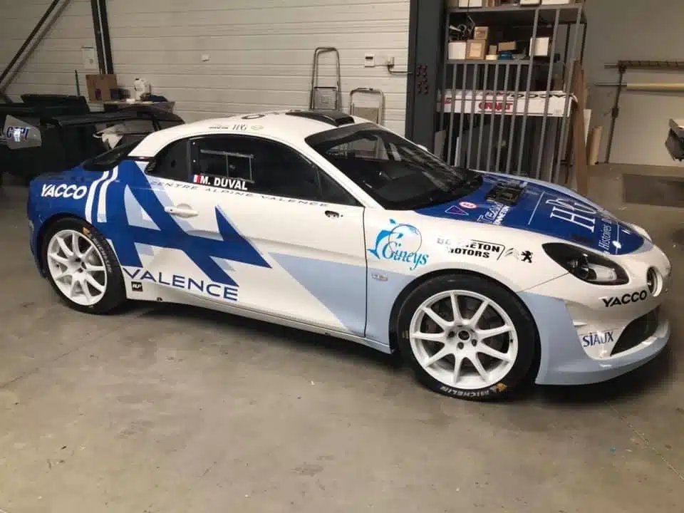 Lire la suite à propos de l’article Une superbe livrée pour l’Alpine de Cédric Robert et Matthieu Duval !