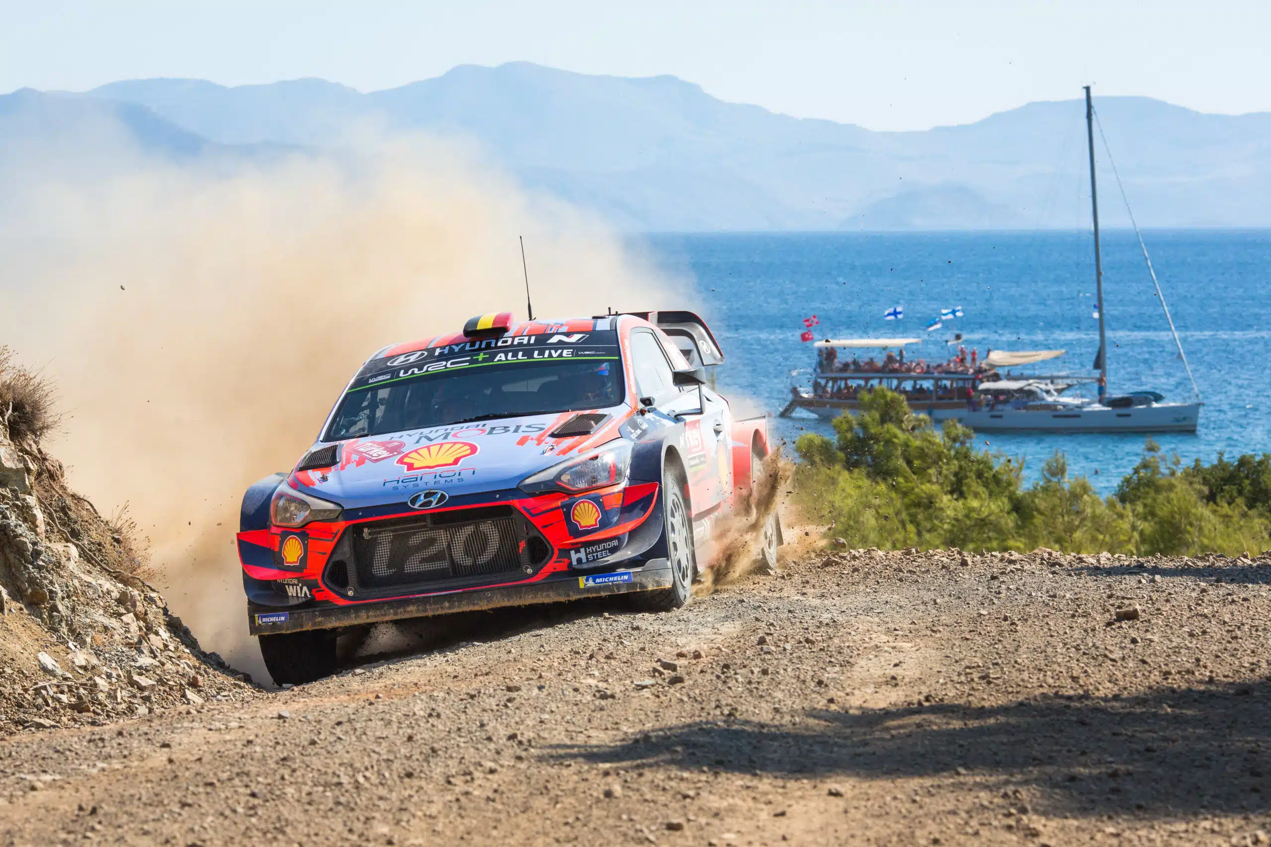 You are currently viewing Thierry Neuville : « Nous devons essayer de pousser fort, même dans les conditions difficiles, tout en essayant de survivre avec la voiture. »