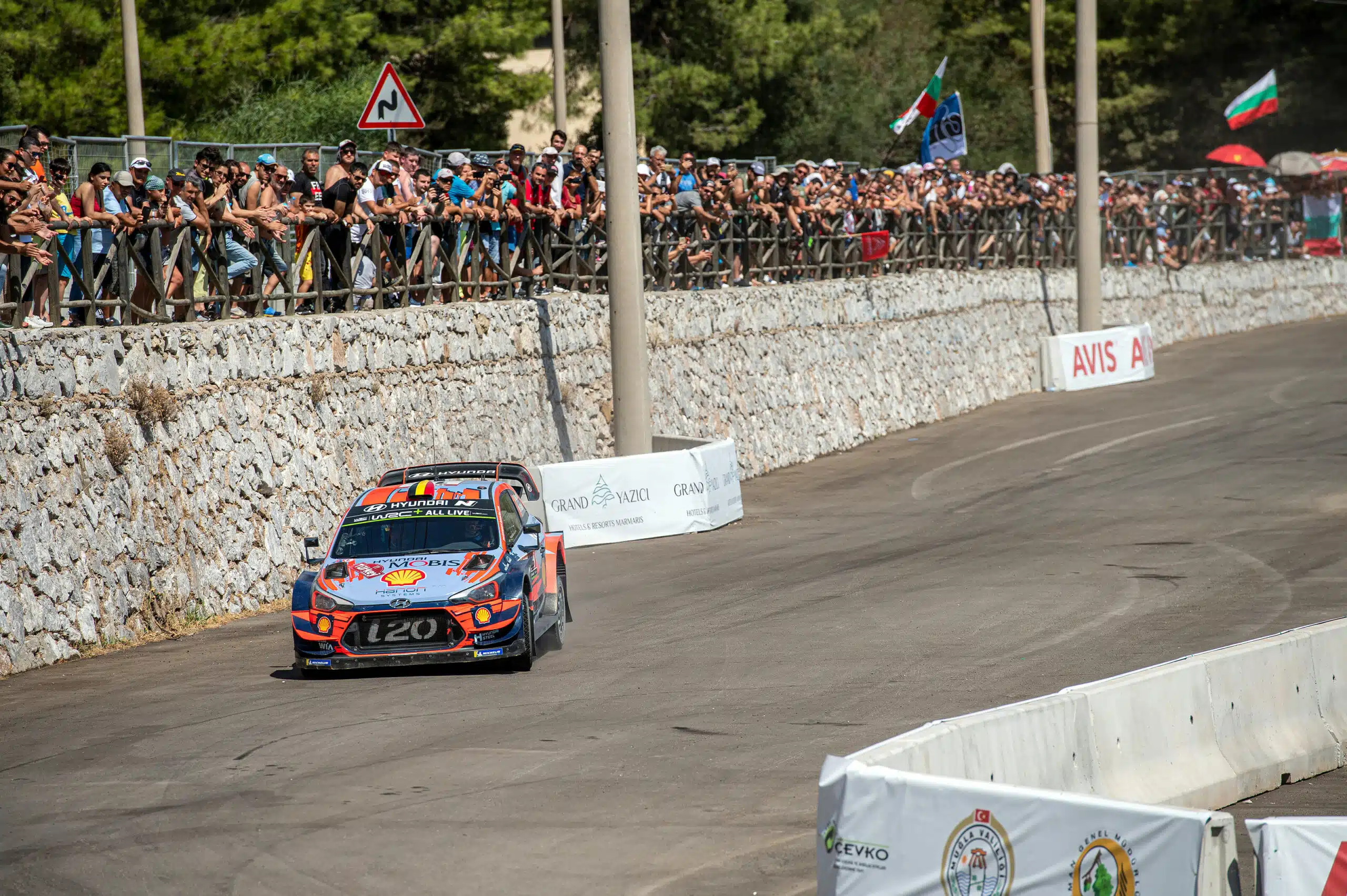 You are currently viewing Rallye de Turquie, Neuville et tanak devant sur le Shakedown…