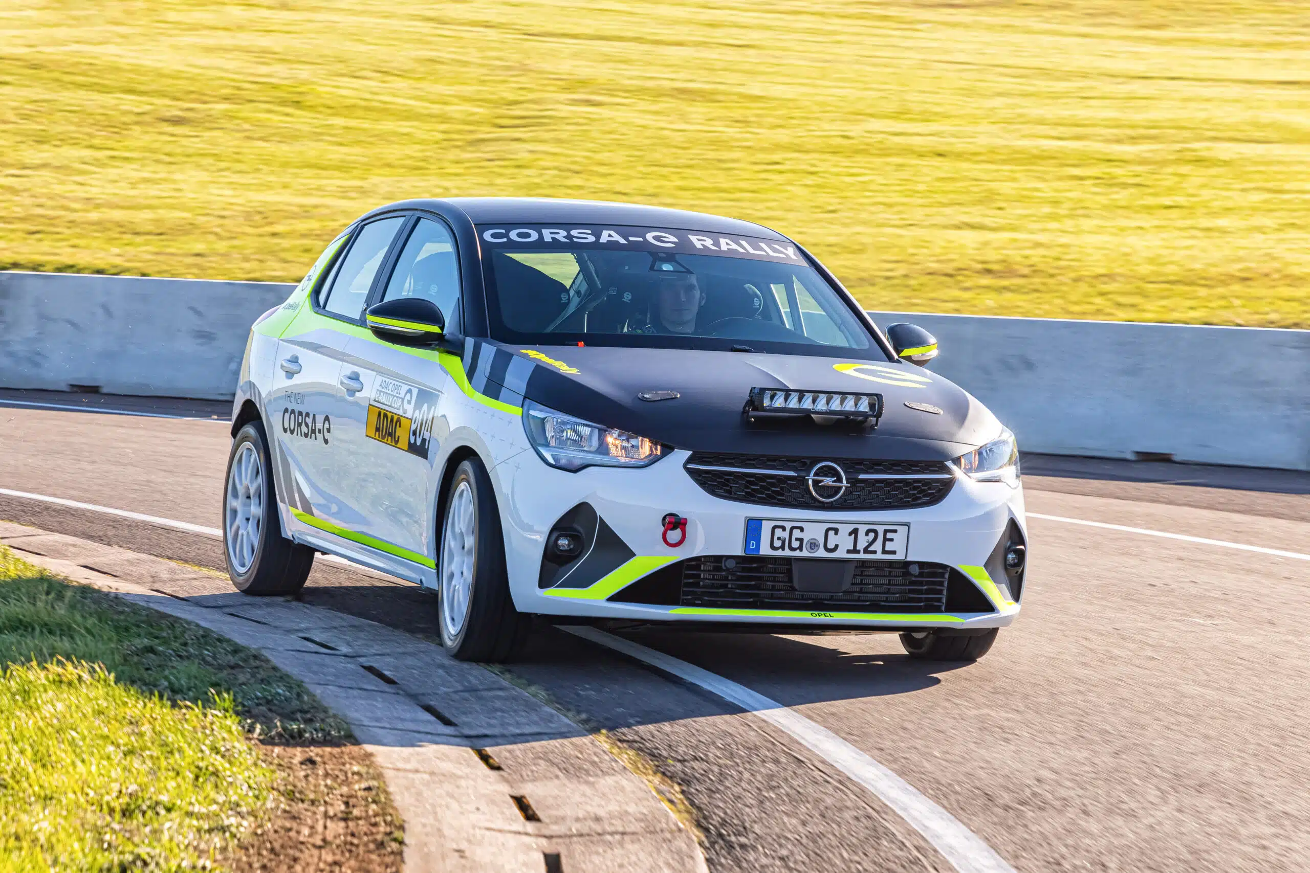 Lire la suite à propos de l’article La Corsa-e Rally est prête pour 2021…