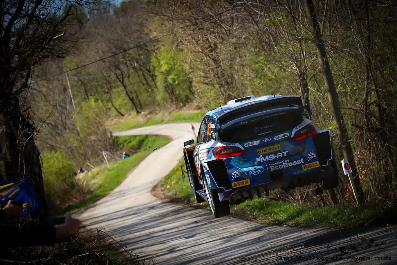 You are currently viewing Adrien Fourmaux continue avec la WRC au Portugal !