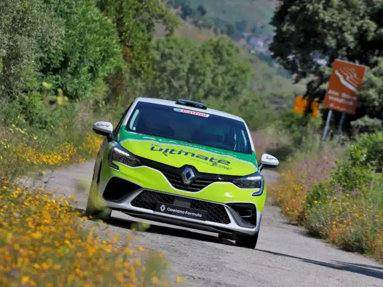 Lire la suite à propos de l’article Direction le RALLYE DES BORNES pour le Clio Trophy Swiss