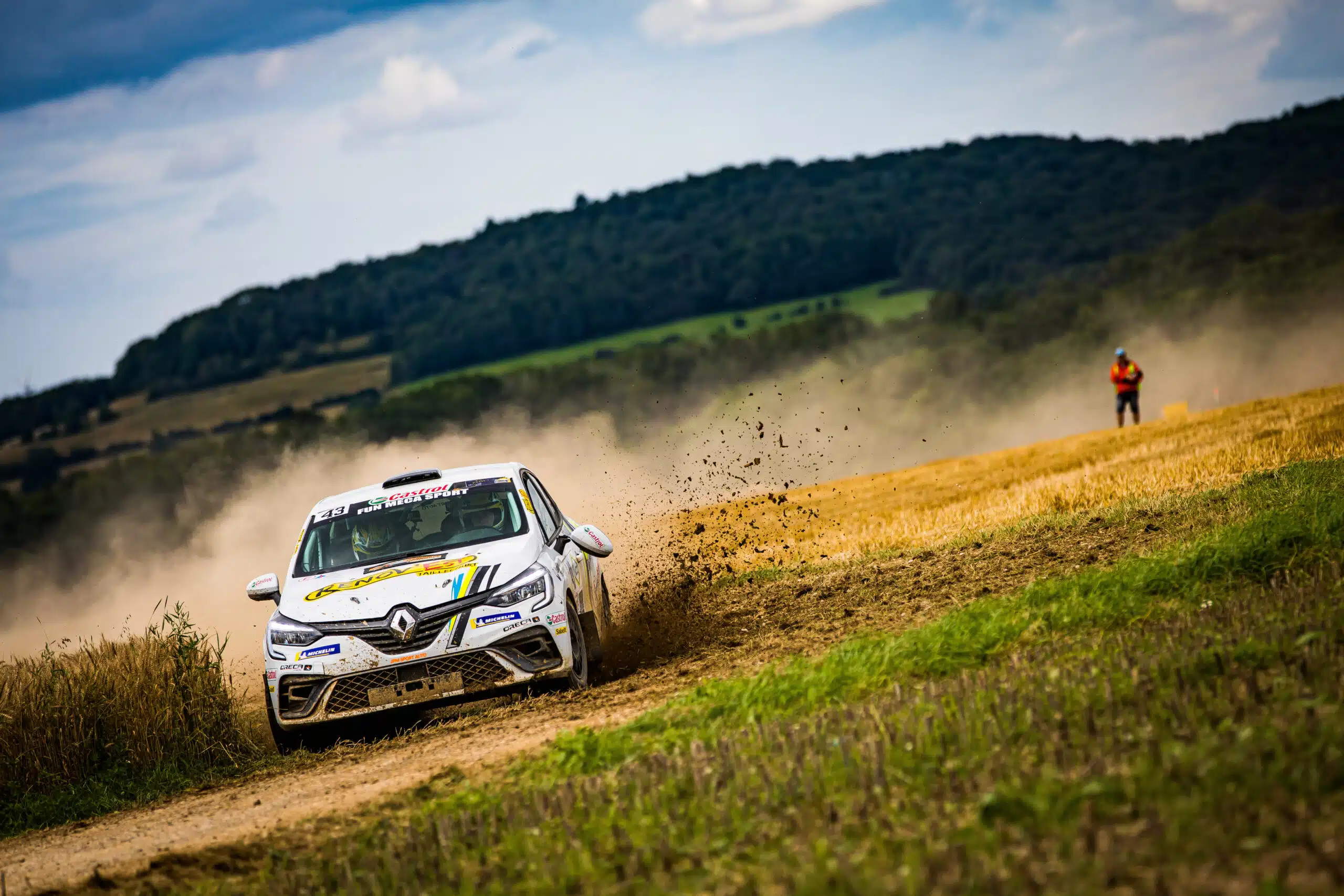 Lire la suite à propos de l’article Au bout du suspense à Langres en Clio Trophy France Terre !