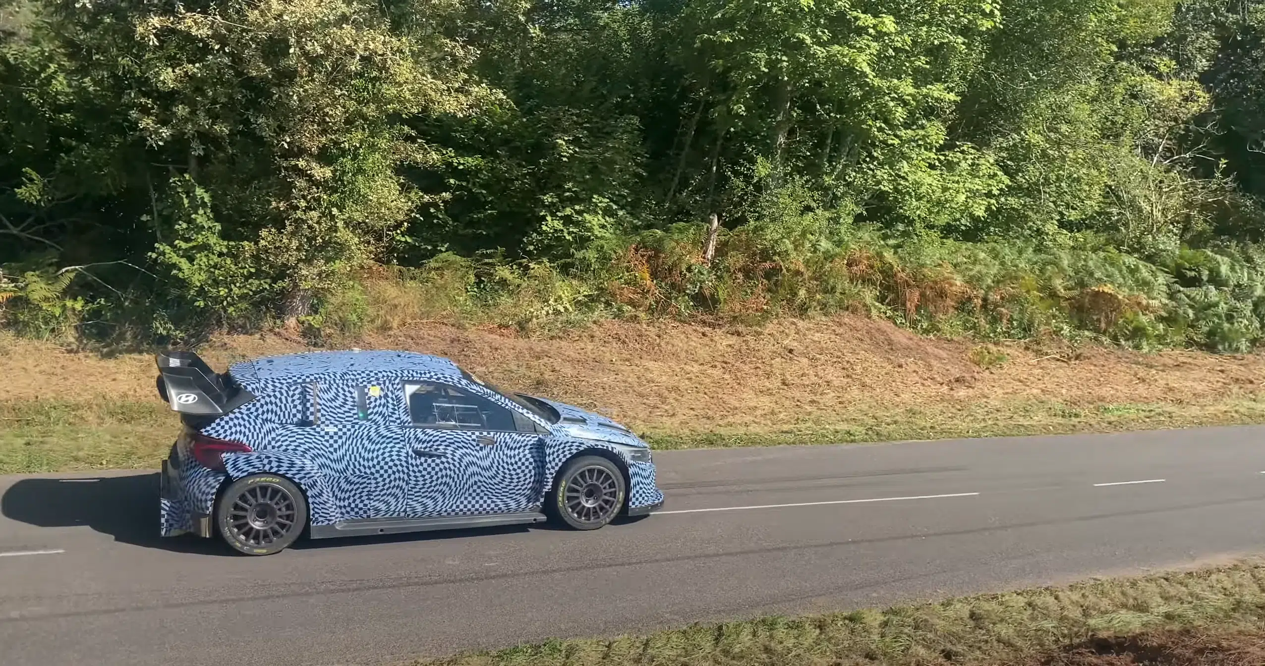 Lire la suite à propos de l’article Oliver Solberg a lui aussi testé la nouvelle i20 WRC Hybrid !