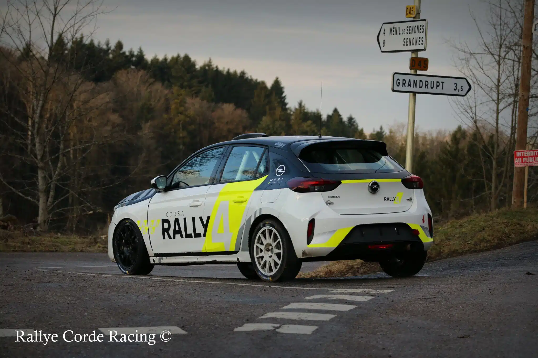 Lire la suite à propos de l’article Hugo Margaillan et Laetitia Marsault s’essayent à l’ Opel Corsa RC4 !