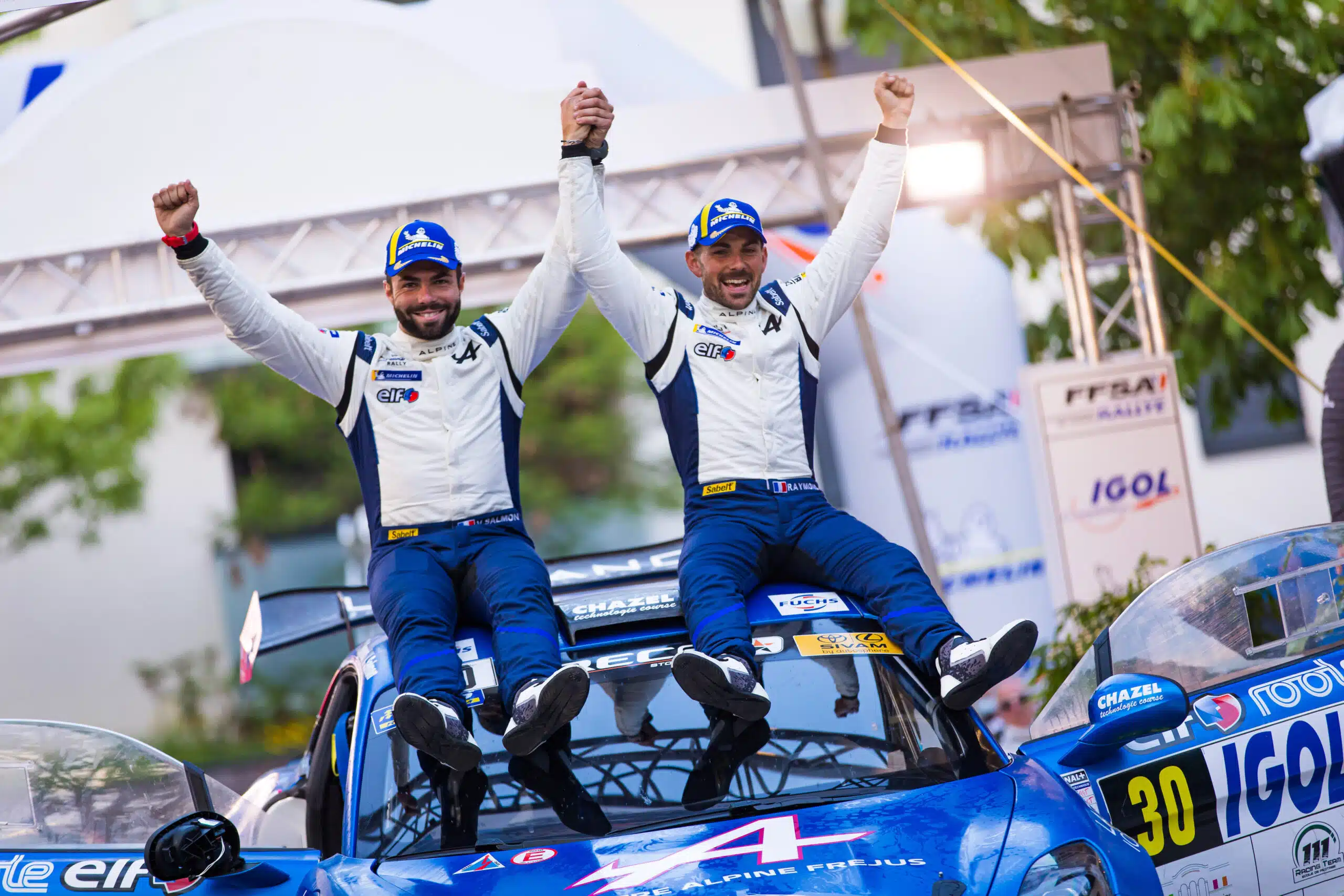 You are currently viewing Cyril Raymond domine la première manche du Trophée Alpine Elf Rally !