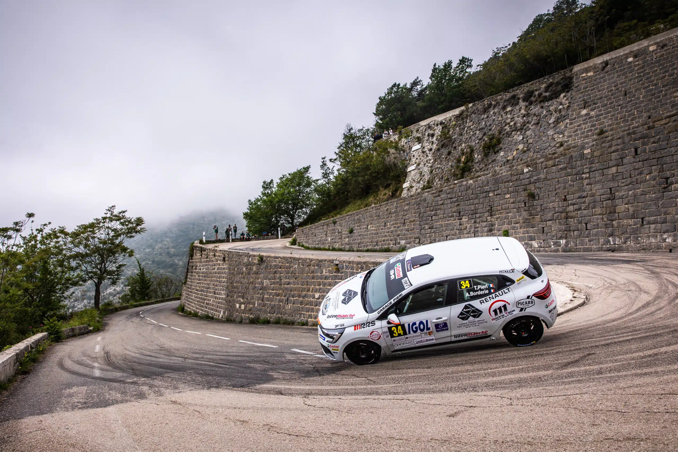 Lire la suite à propos de l’article Le Débriefing – Rallye d’Antibes 2022 !