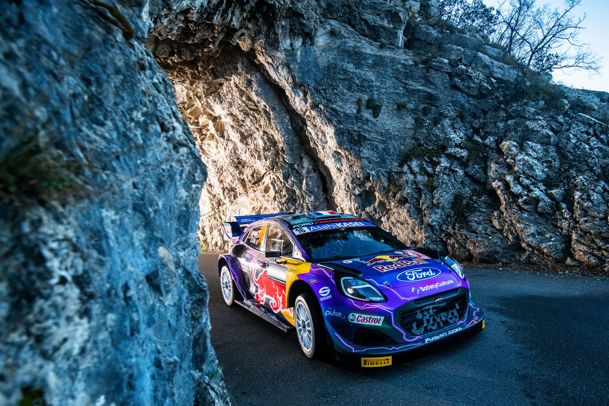 Lire la suite à propos de l’article Adrien Fourmaux : Souhaitons-lui de bien rebondir et de faire un  bon rallye ! 