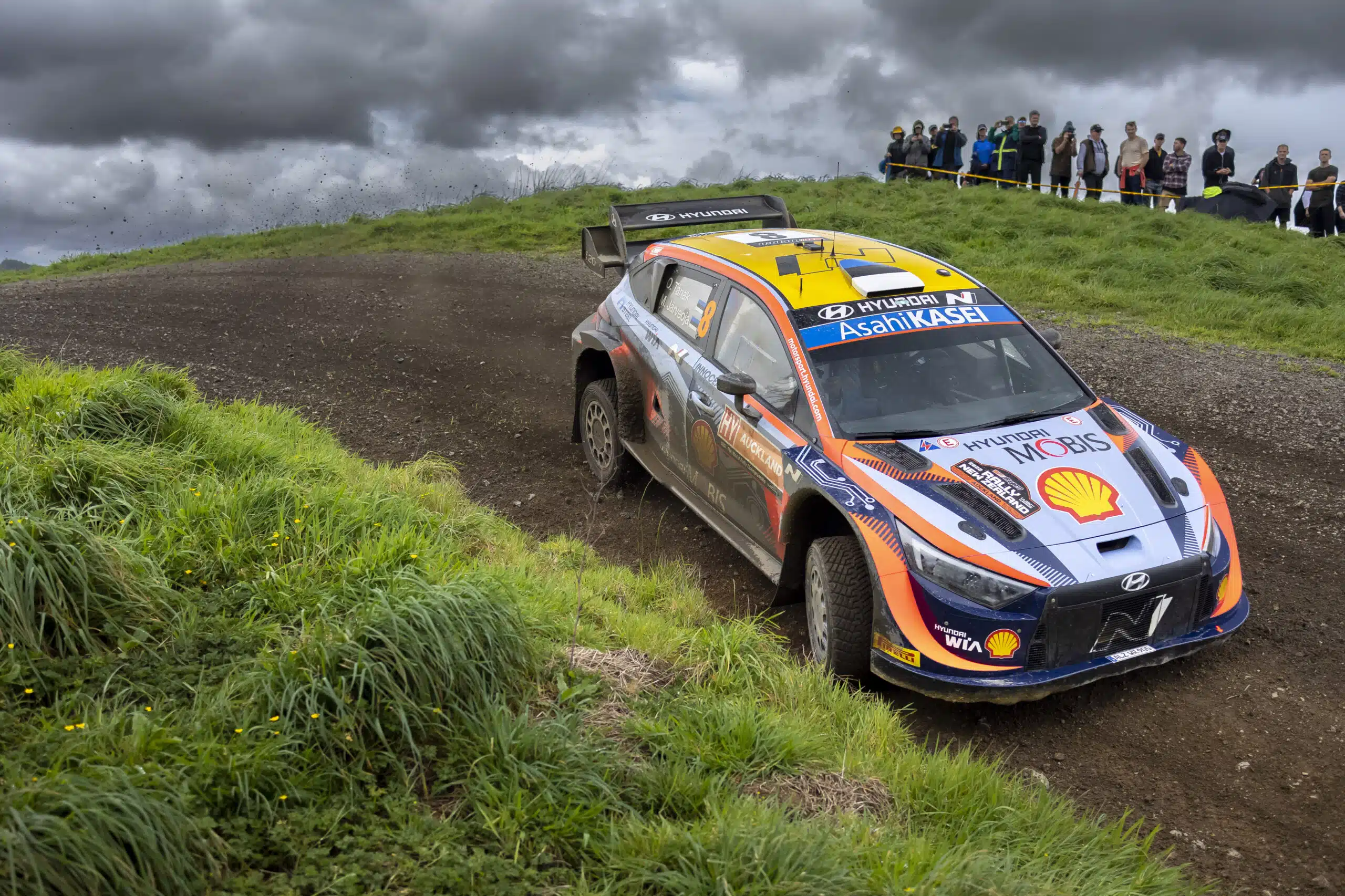 You are currently viewing Ott Tänak : « Dans l’ensemble, le Rallye de Nouvelle-Zélande a été un week-end difficile pour nous, mais c’était un endroit formidable, sur des routes incroyables et amusantes à conduire. »
