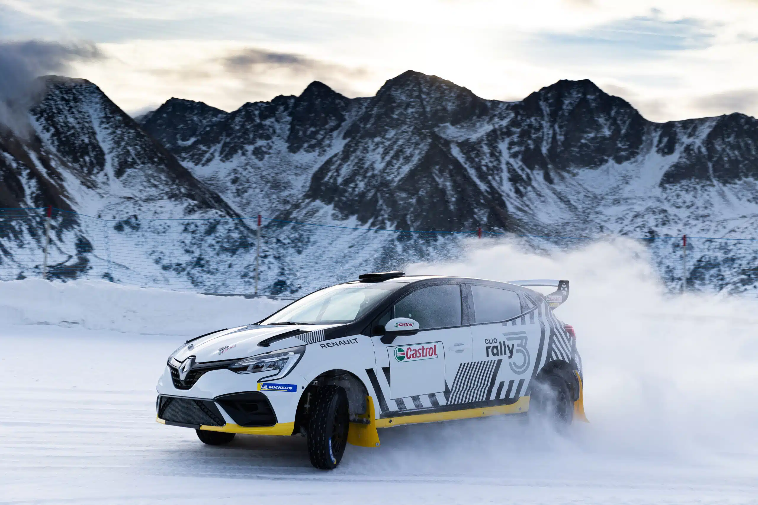 Lire la suite à propos de l’article La Clio Rally3 se dévoile au public…