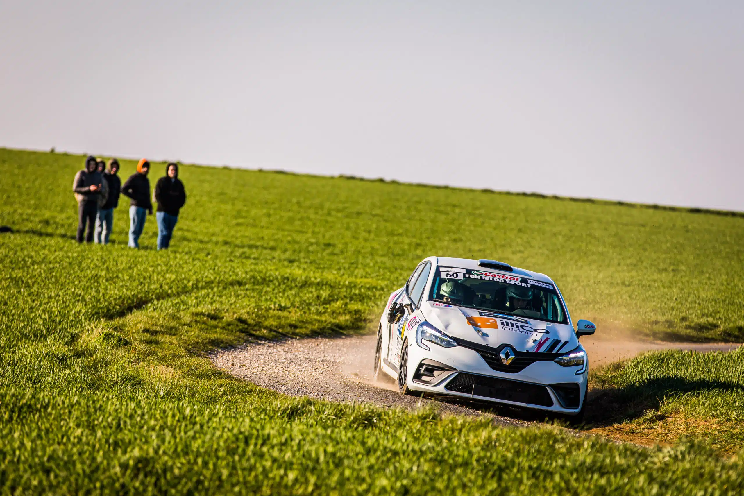 You are currently viewing Trente-huit équipages engagés avec la Clio Rally5 au Touquet !