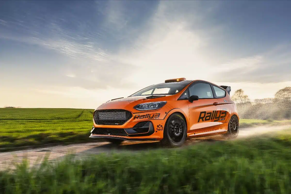 You are currently viewing La Fiesta Rally3 Evo arrive en mondial sur le Rallye de Sardaigne…