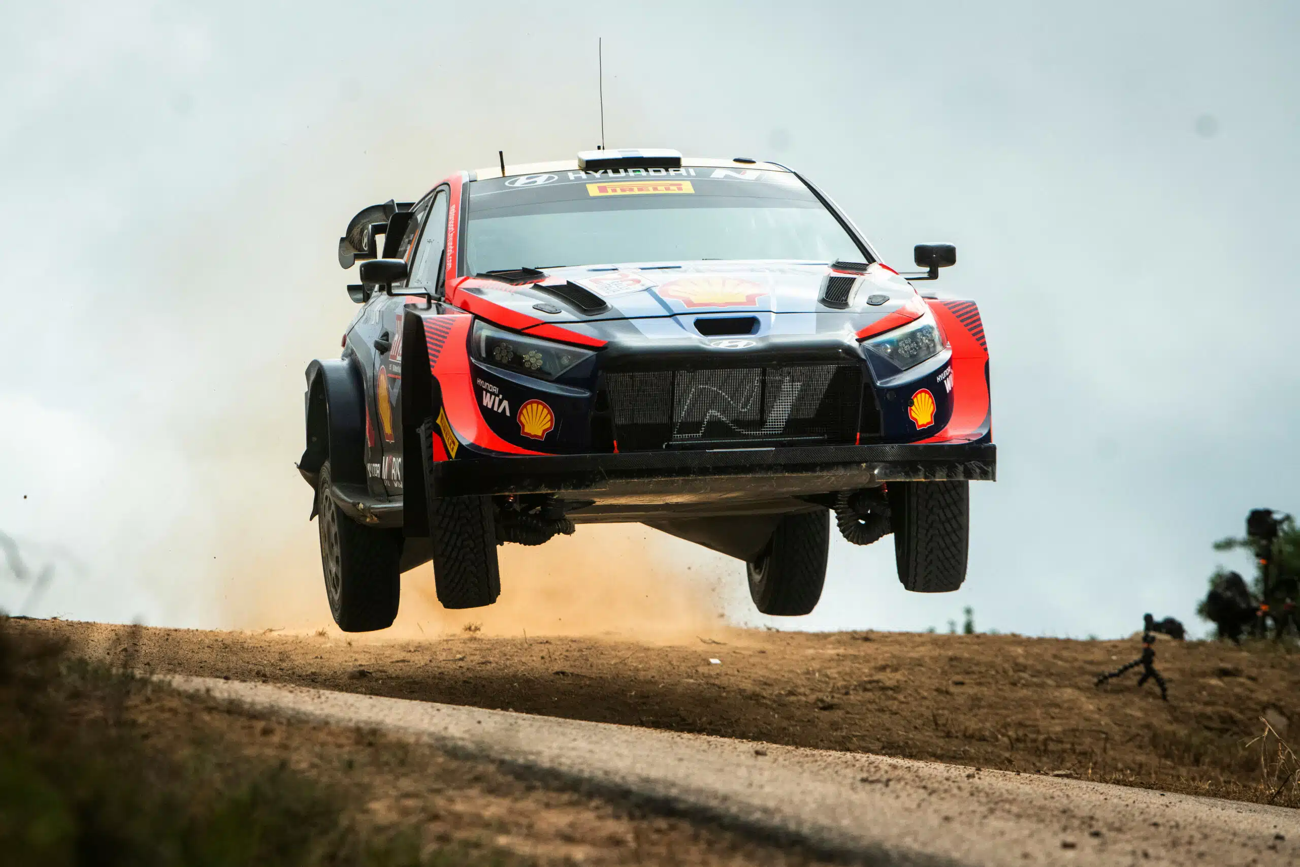 Lire la suite à propos de l’article Rallye de Sardaigne 2023 : ES1 – Lappi tire le premier