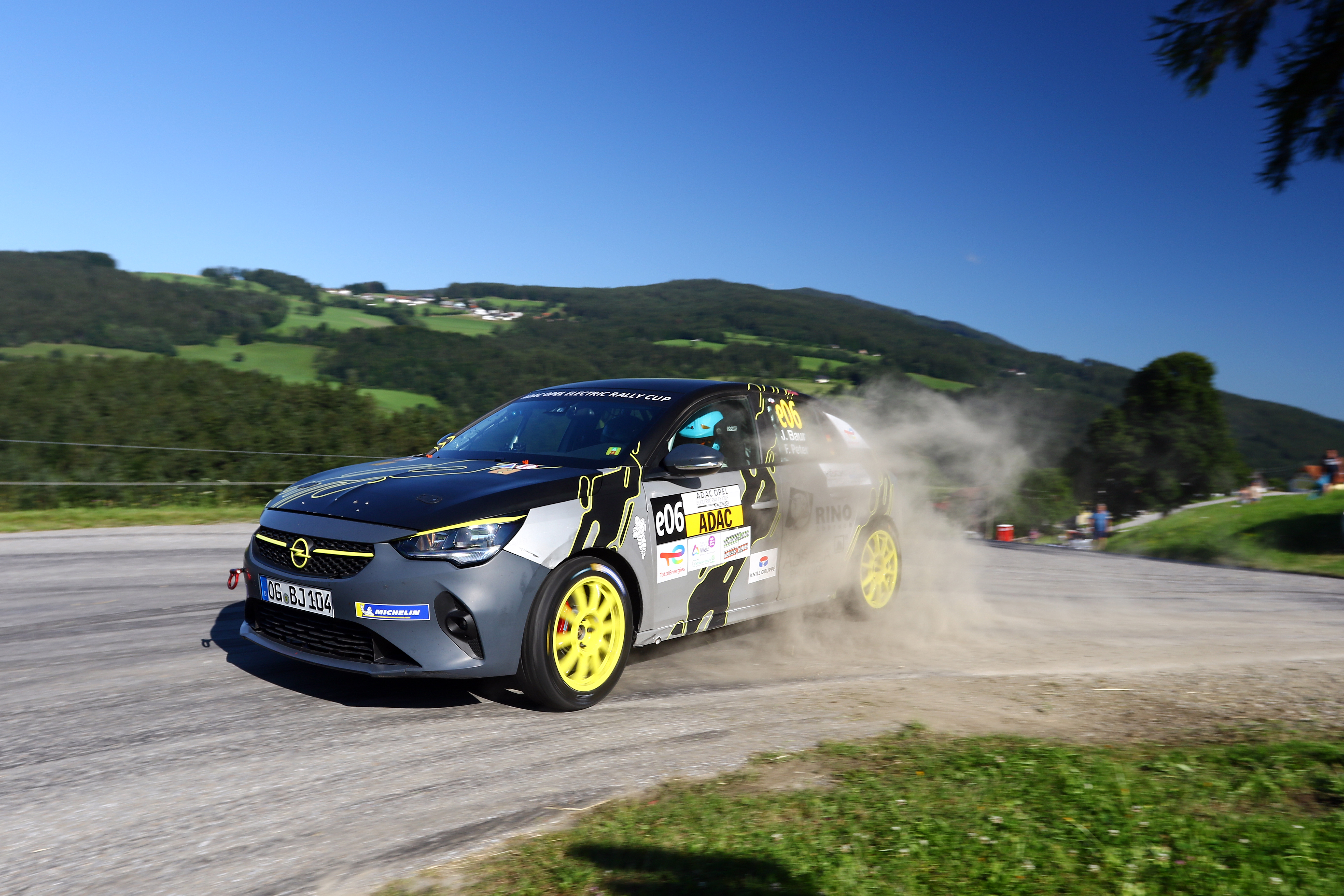 Lire la suite à propos de l’article Opel Corsa Rally Electric Driver, Reiter remporte la victoire dans la chaleur styrienne