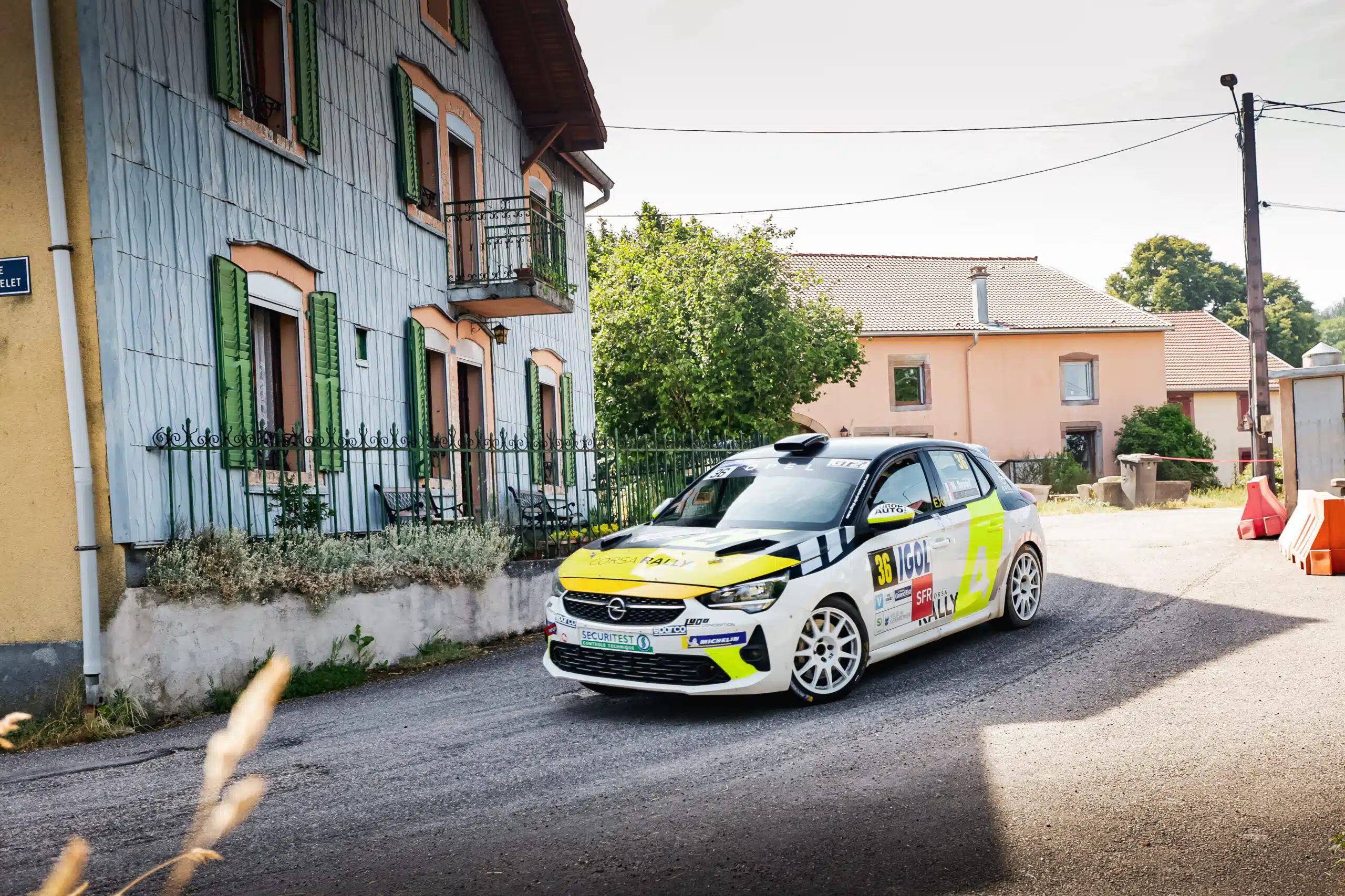 Lire la suite à propos de l’article Suspense intact à la mi-saison en Stellantis Motorsport !