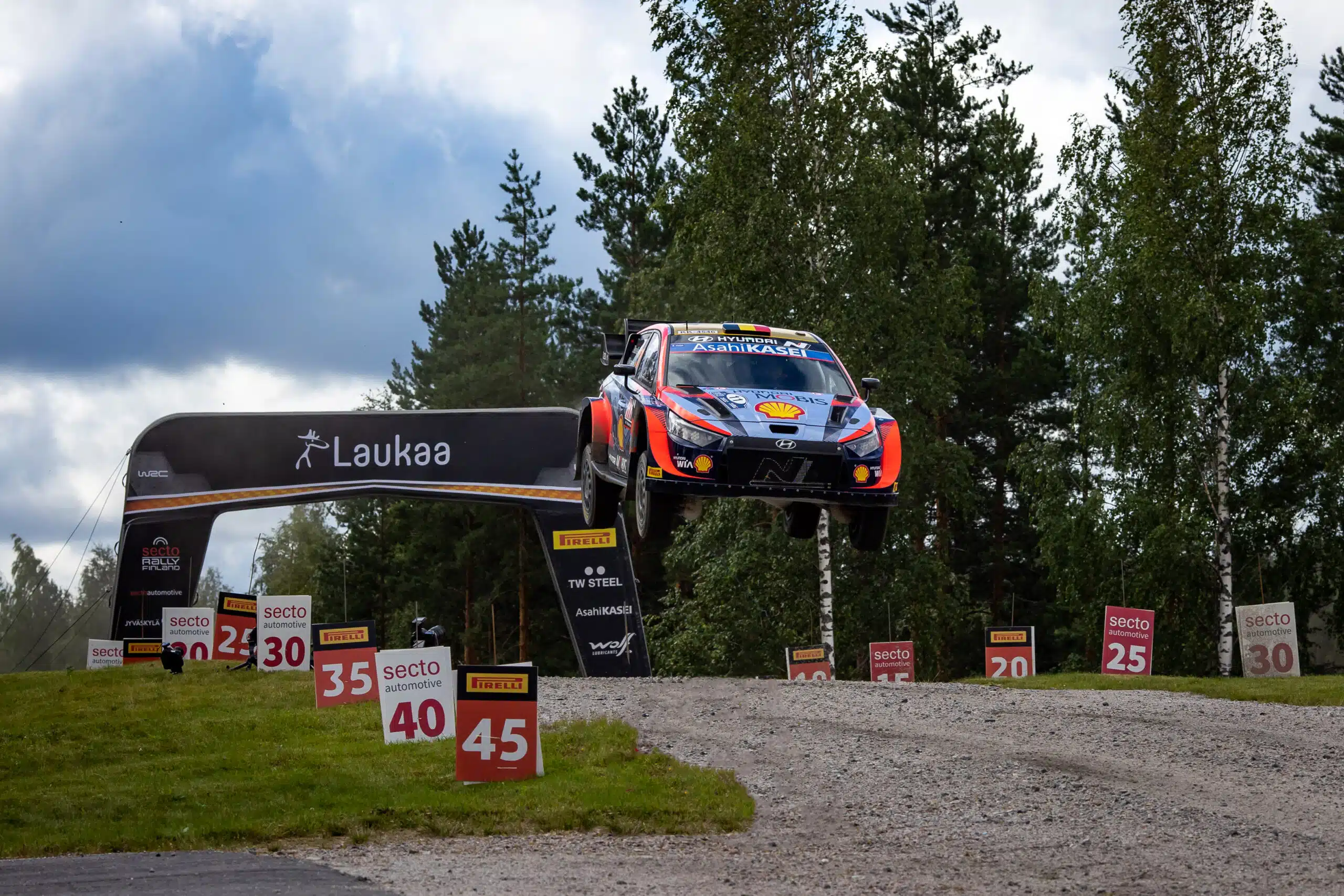 Lire la suite à propos de l’article Thierry Neuville : « Se battre pour le podium en Finlande sera important pour le championnat, mais ça va être dur. »
