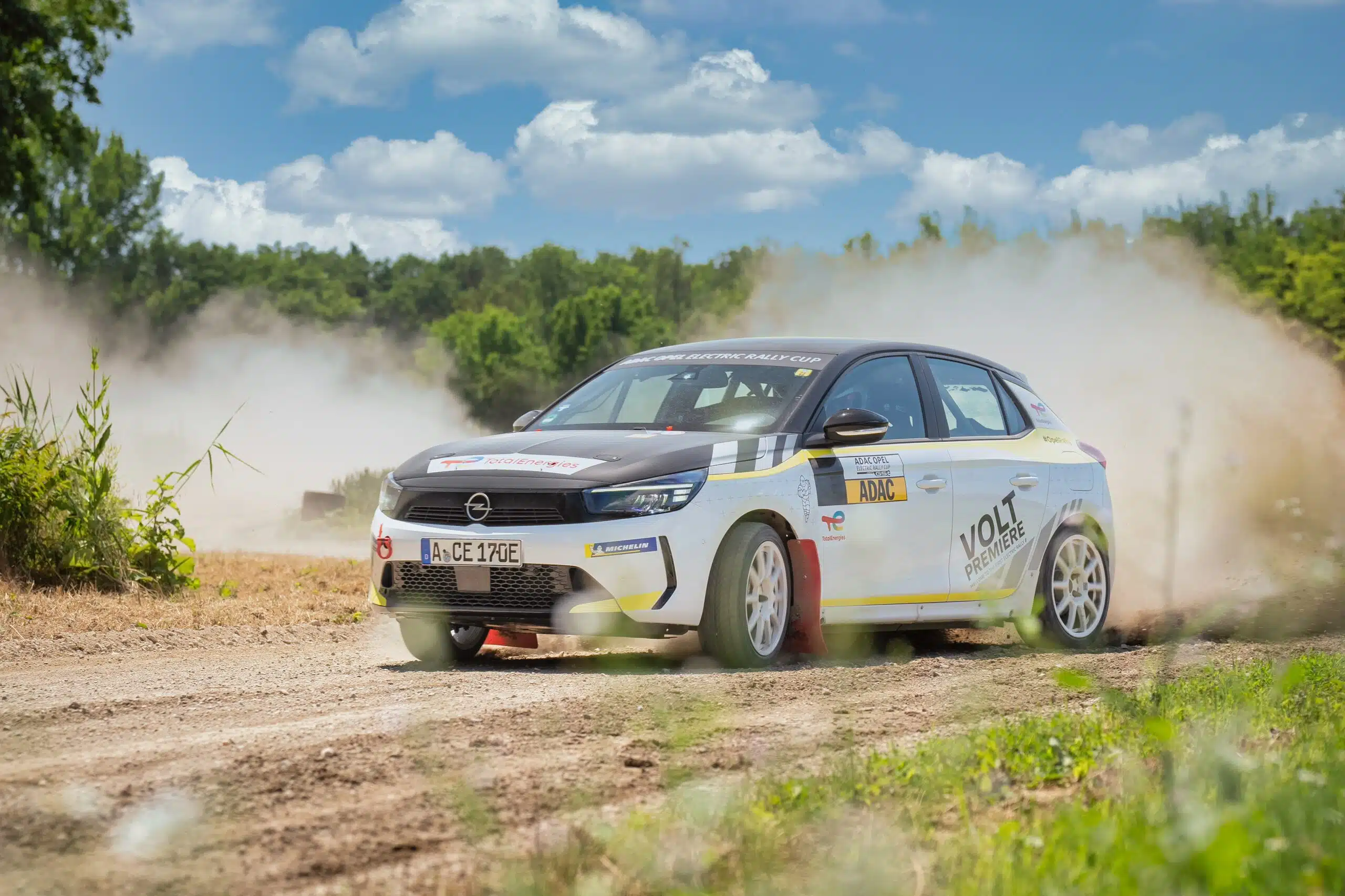 Lire la suite à propos de l’article Opel Corsa Rally Electric: combats palpitants en vue dans les Alpes