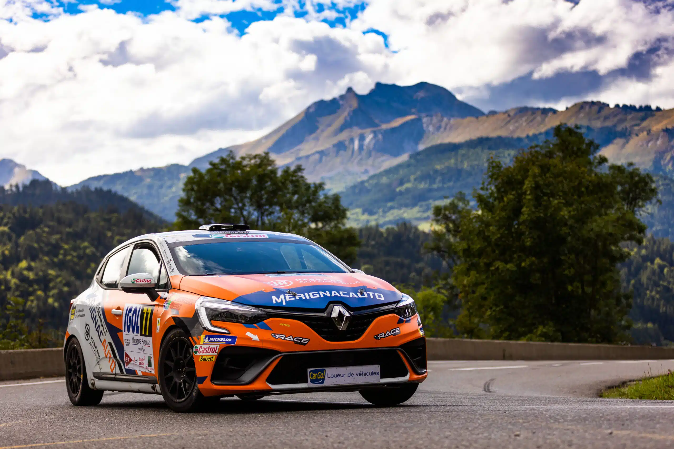 Lire la suite à propos de l’article Reprise pleine d’enjeux aux sommets en Clio Trophy France Asphalte !