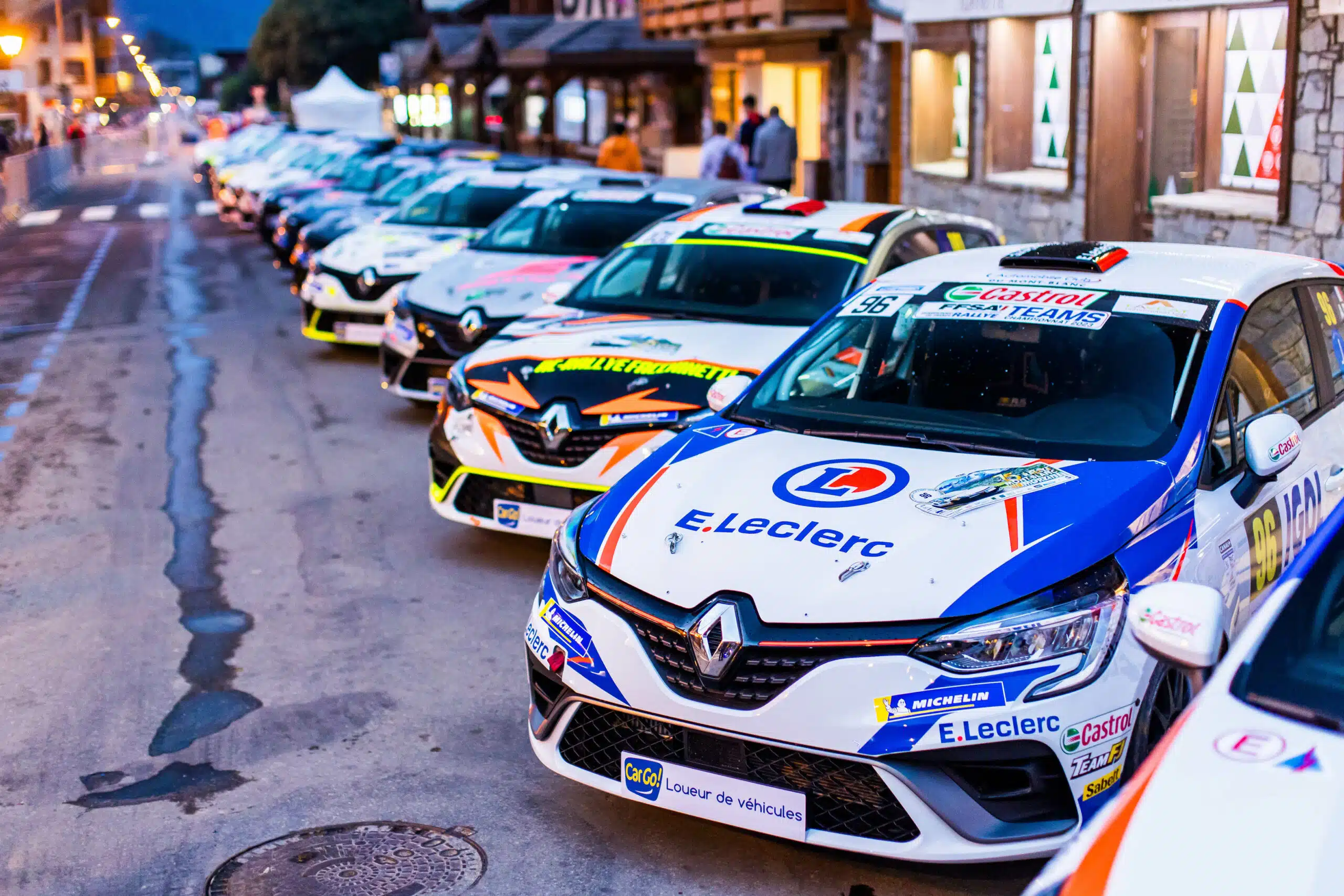 Lire la suite à propos de l’article Les calendriers 2024 du Clio Trophy France Asphalte et Terre sont sortis !