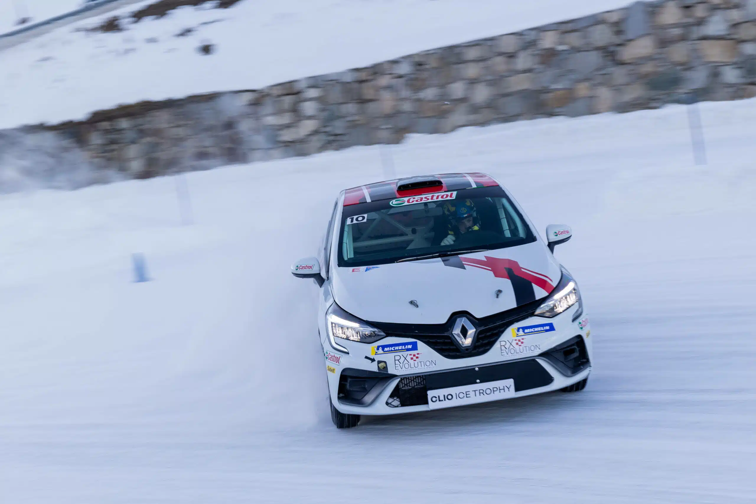 You are currently viewing Le Clio Ice Trophy prend de l’ampleur pour 2024 !