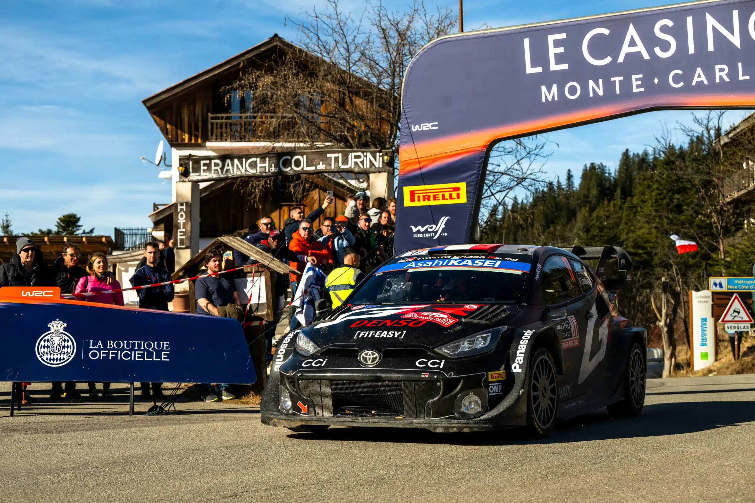 Lire la suite à propos de l’article Sébastien Ogier : « Je pense que je peux être fier de mon week-end, j’ai essayé tout ce que j’ai pu… »