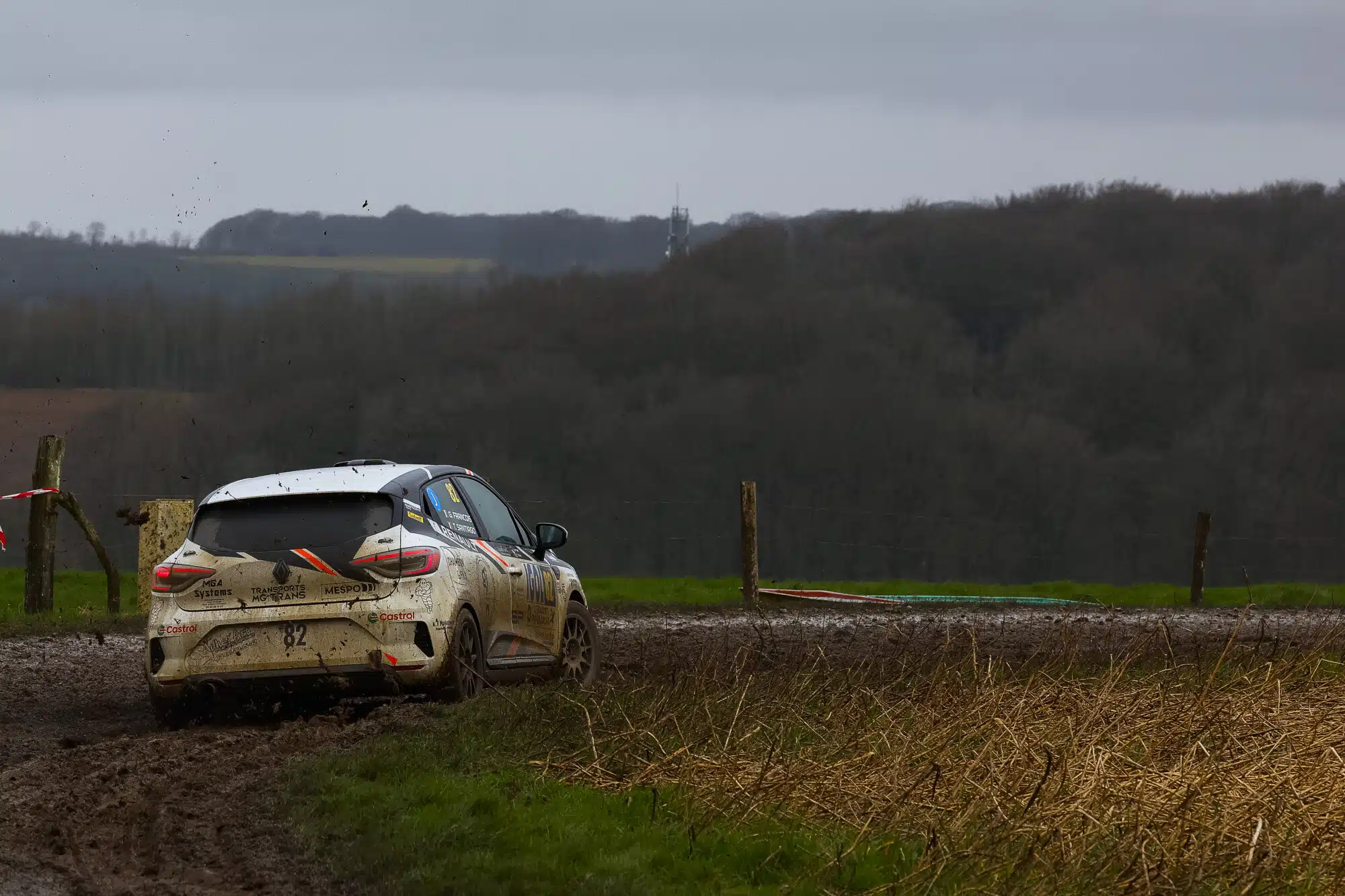 Lire la suite à propos de l’article Spectacle en vue en Clio Trophy France Terre