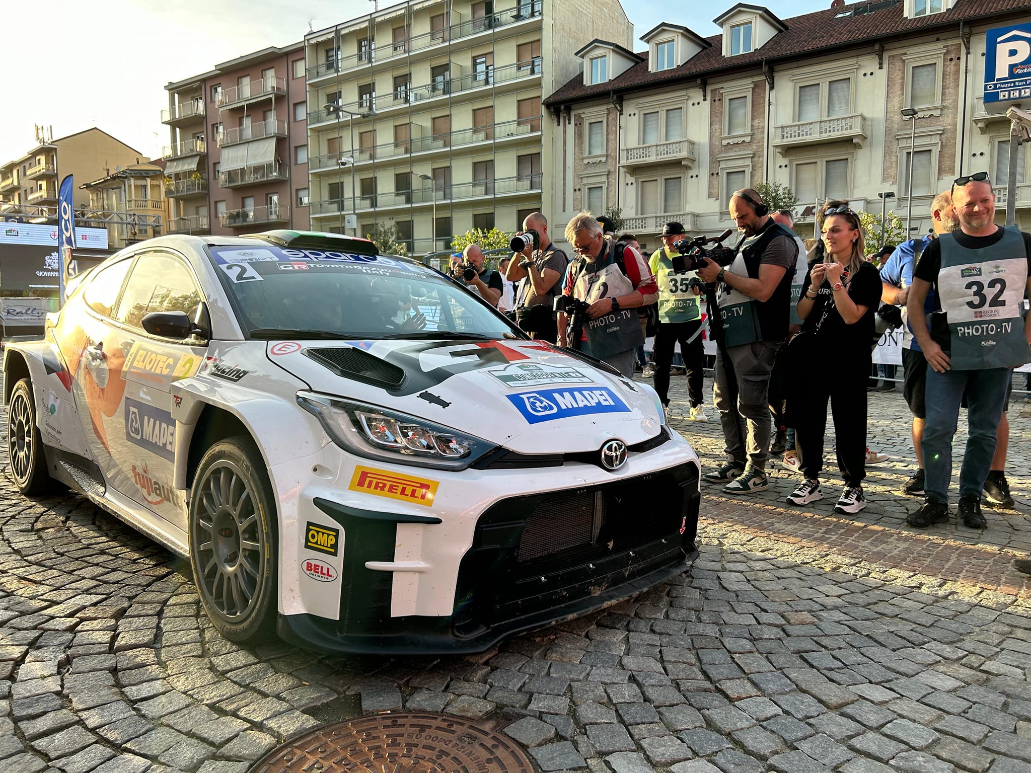 Lire la suite à propos de l’article Giandomenico  Basso offre la première victoire à la Yaris Rally2