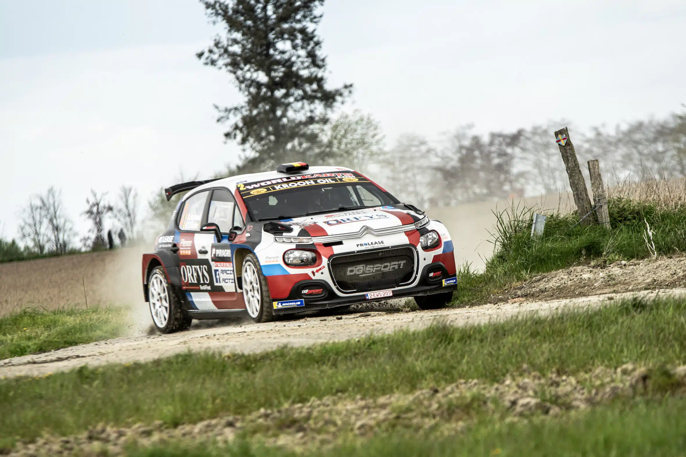 Lire la suite à propos de l’article Sezoensrally 2024 : Le gratin belge relève le défi de la terre à Bocholt