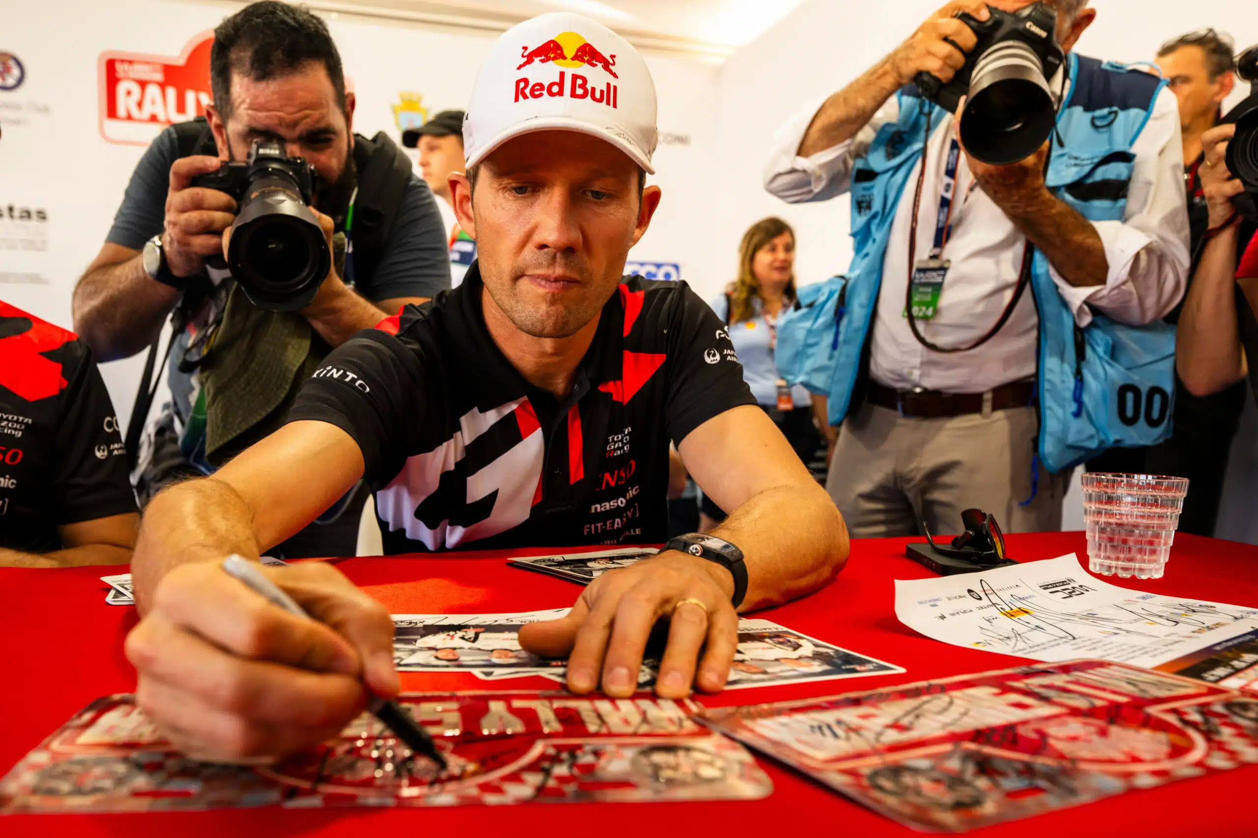 You are currently viewing Sébastien Ogier : « Le défi d’un nouveau rallye est généralement quelque chose que j’aime… »