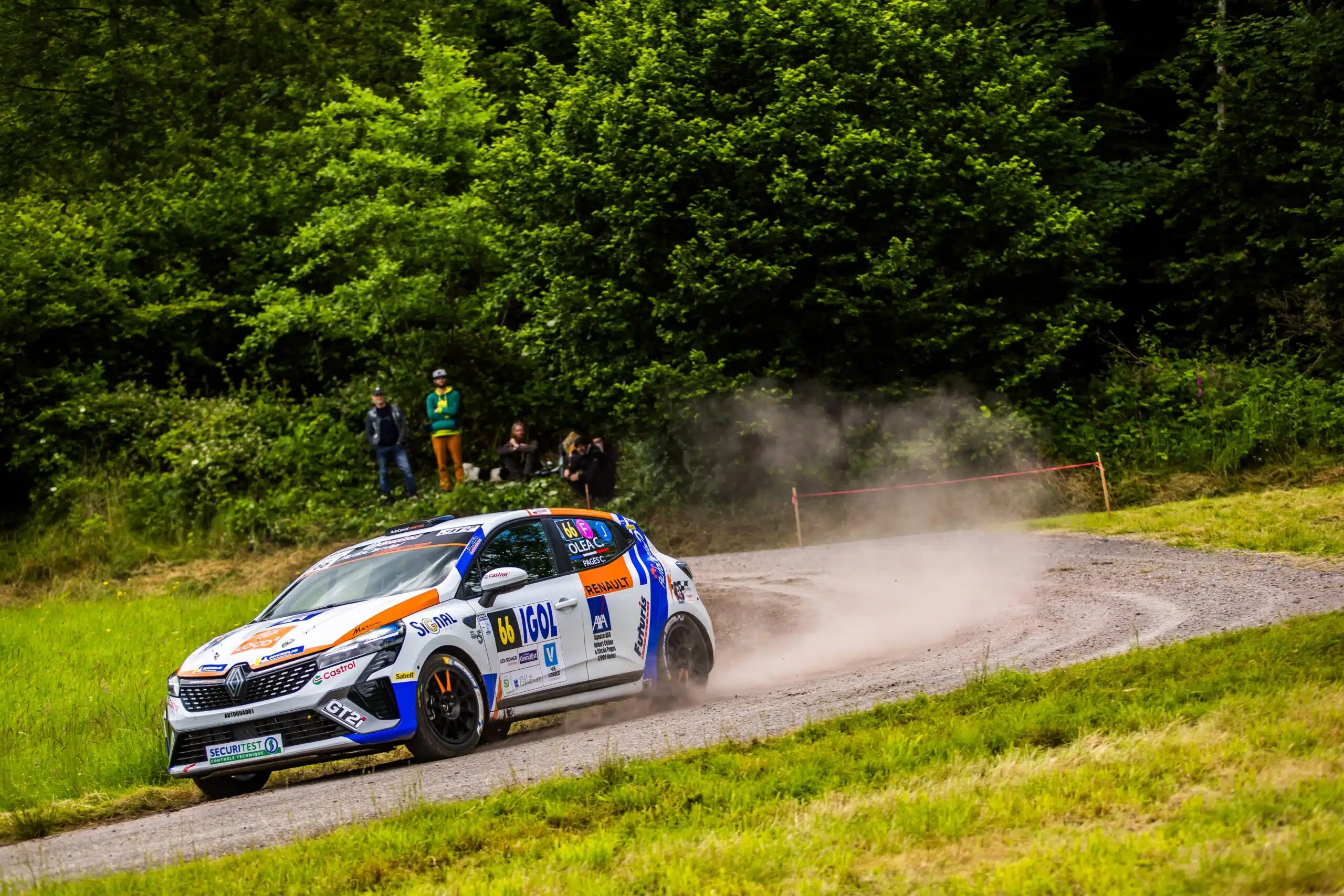 You are currently viewing Clio Trophy France Asphalte : À l’assaut des sommets