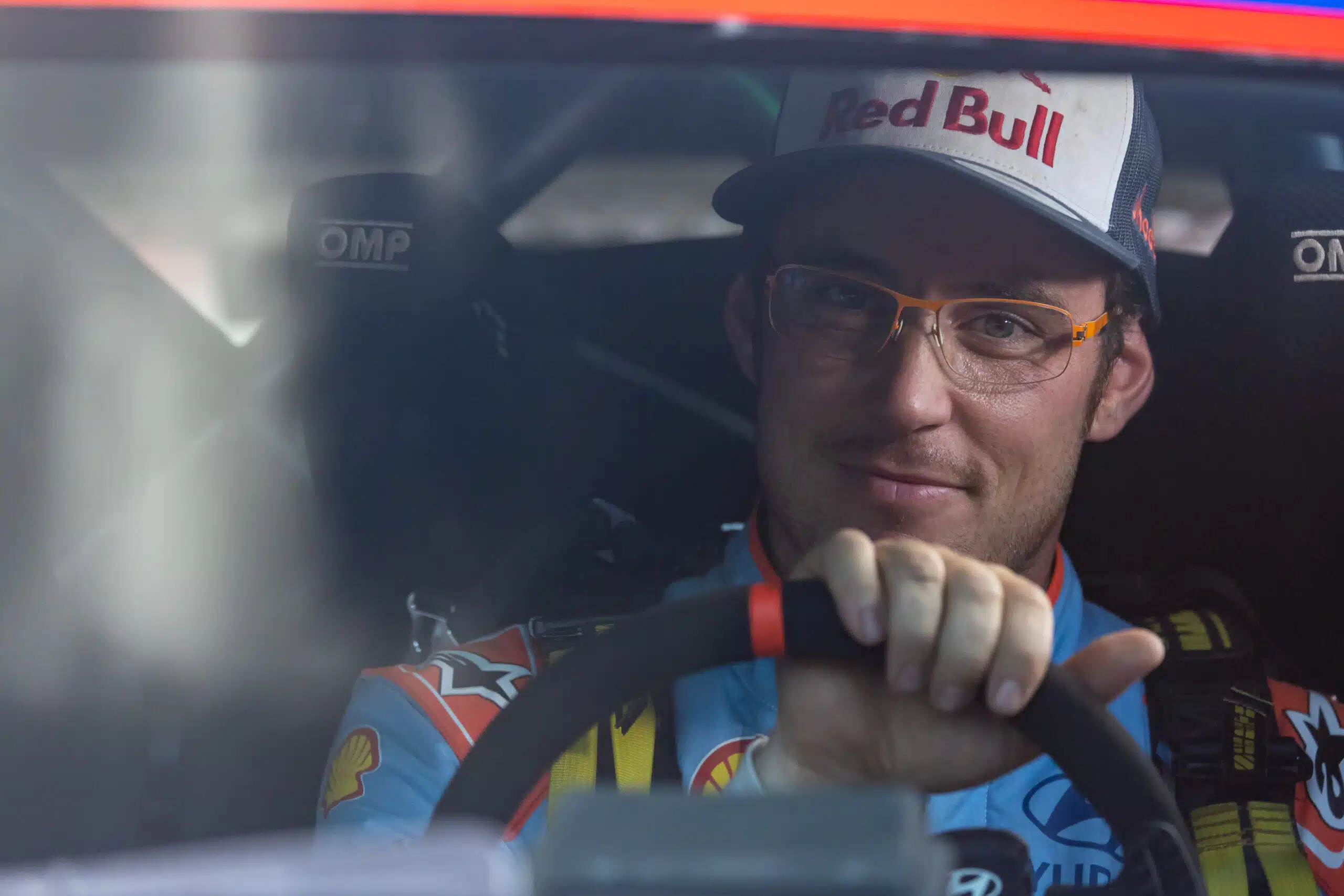 You are currently viewing Thierry Neuville restera chez Hyundai Motorsport en 2025