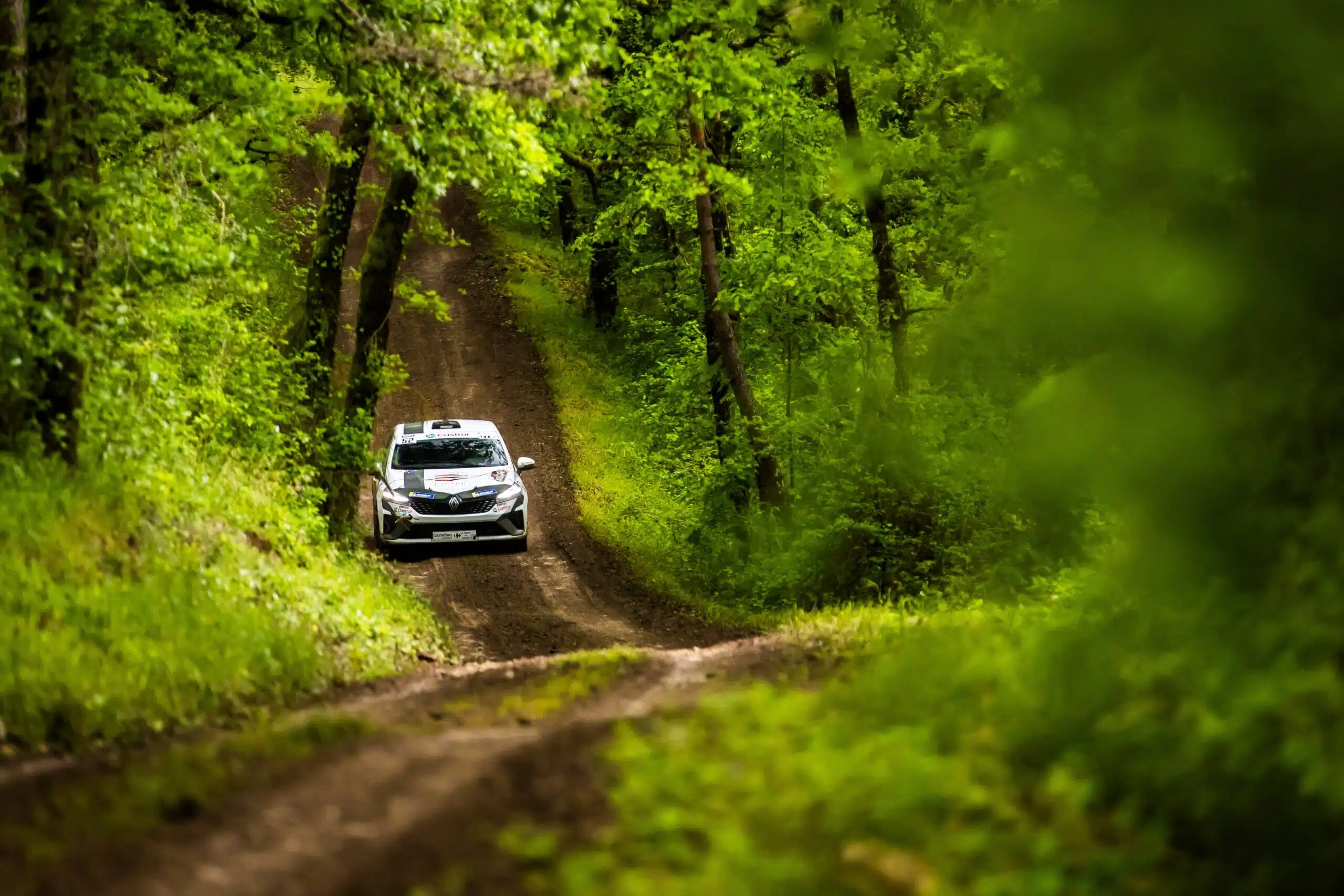 Lire la suite à propos de l’article Clio Trophy France Terre : Luttes finales aux Cardabelles
