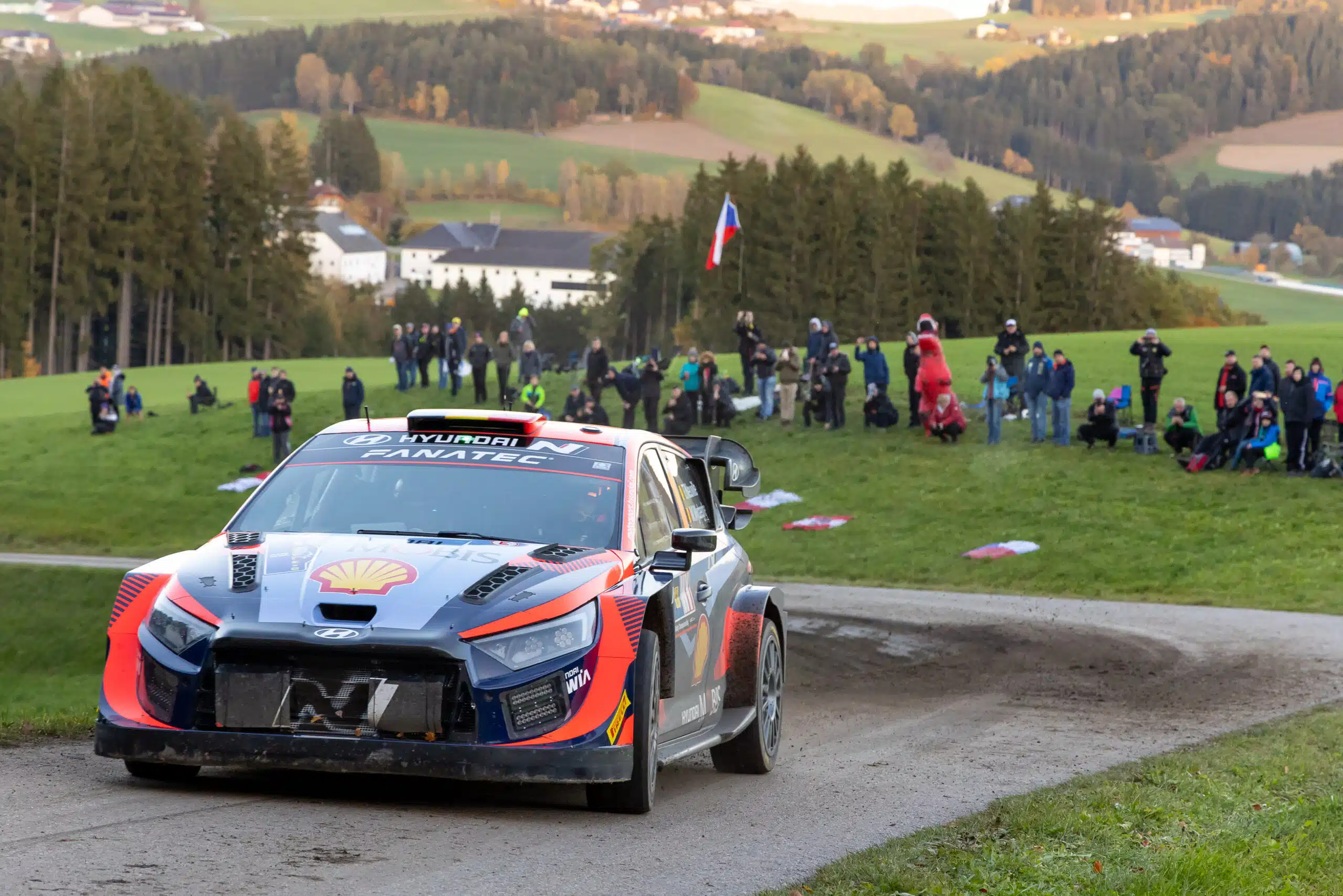 You are currently viewing Thierry Neuville : « L’objectif principal est de gérer notre championnat afin de pouvoir prendre le plus de points possible. »