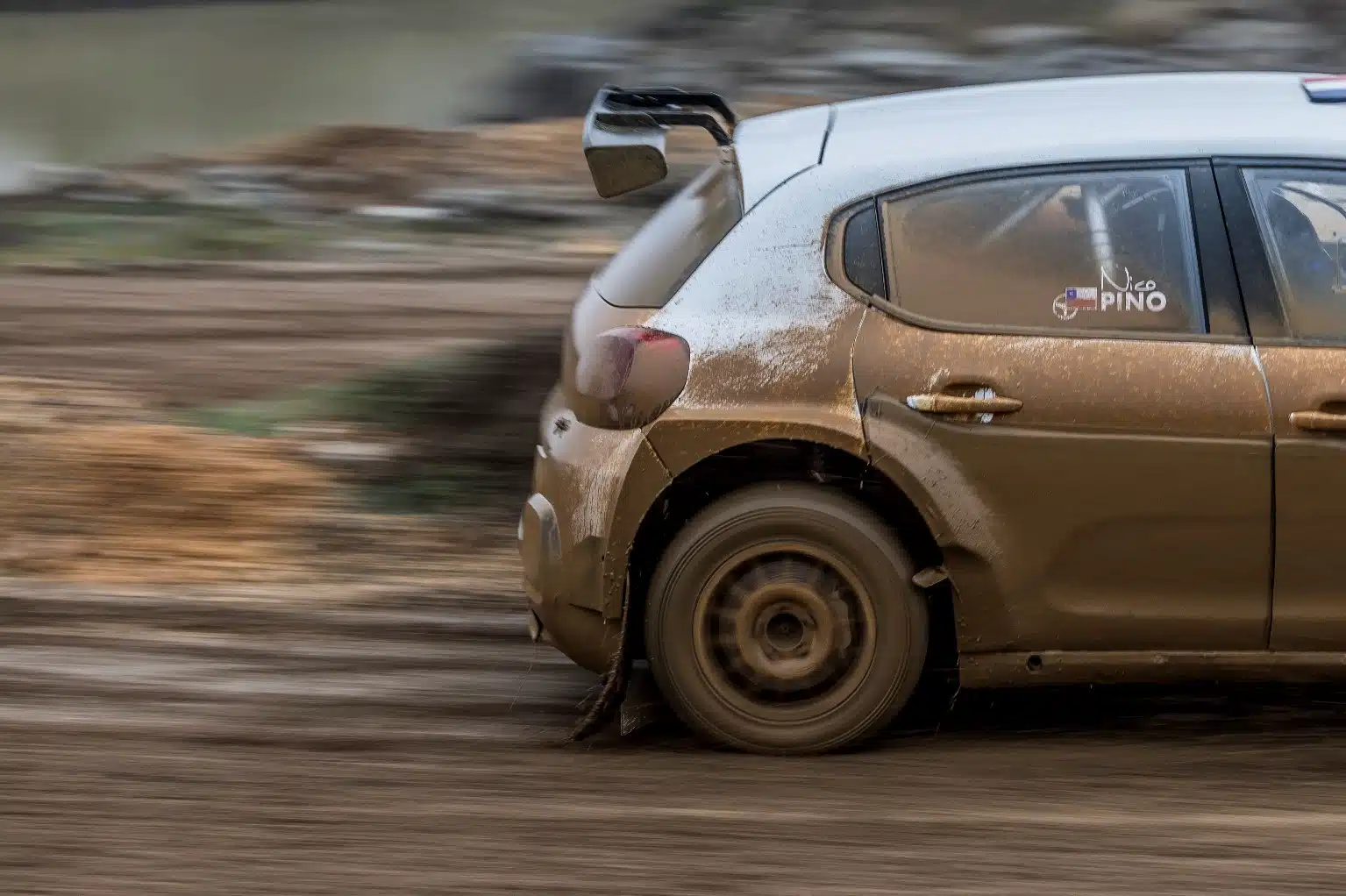 Lire la suite à propos de l’article Nico Pino au volant de la Citroën C3 Rally2