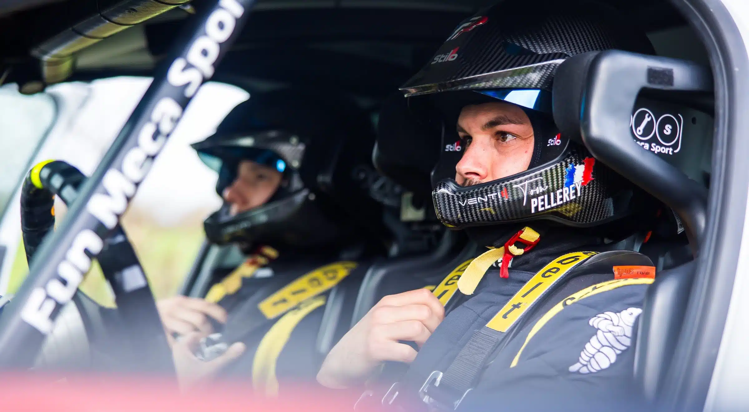 You are currently viewing Tom Pellerey : « C’est vraiment merveilleux de réussir à commencer l’aventure avec Clio Rally3 par une victoire… »