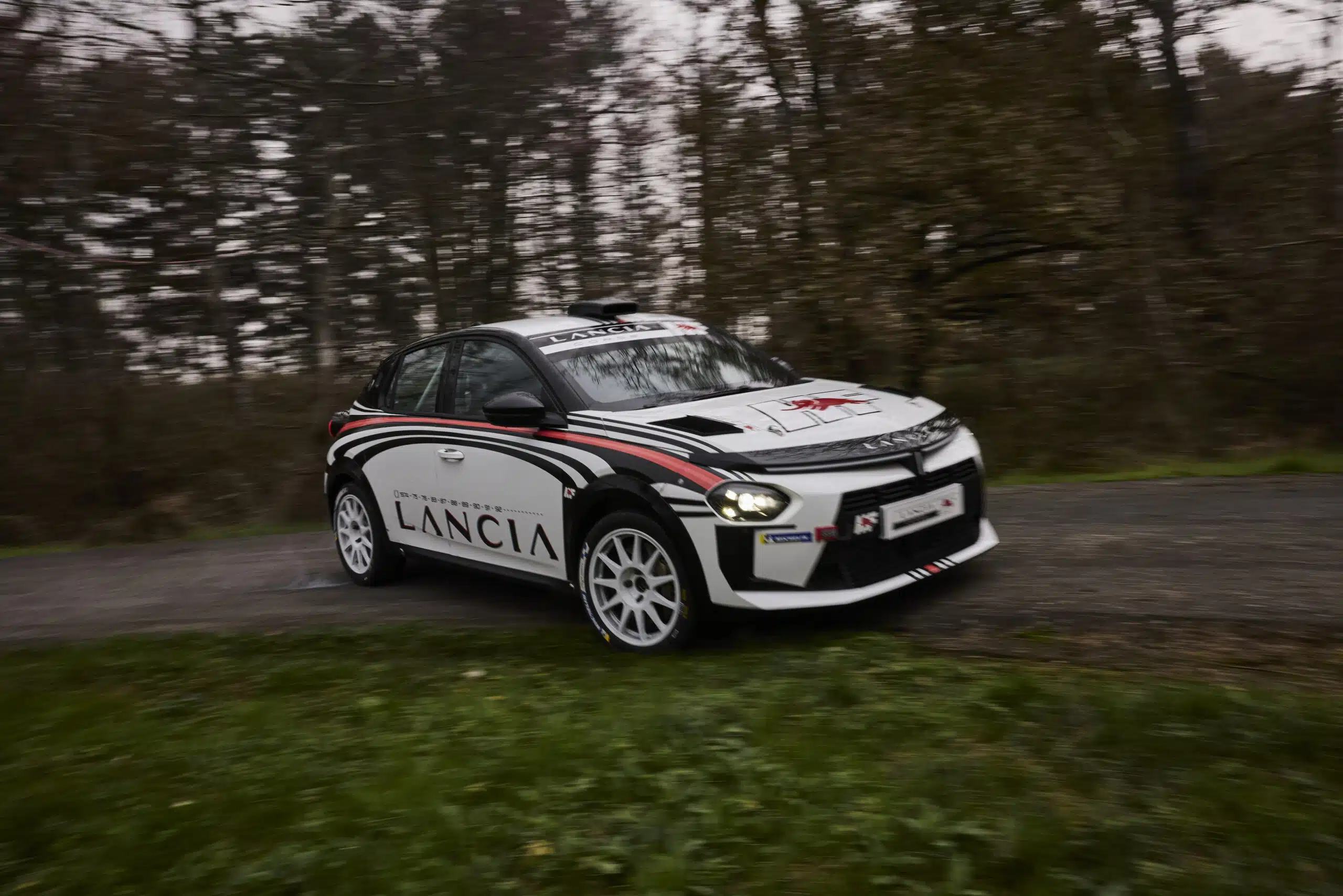 You are currently viewing Lancia fait son retour en compétition ce week-end !