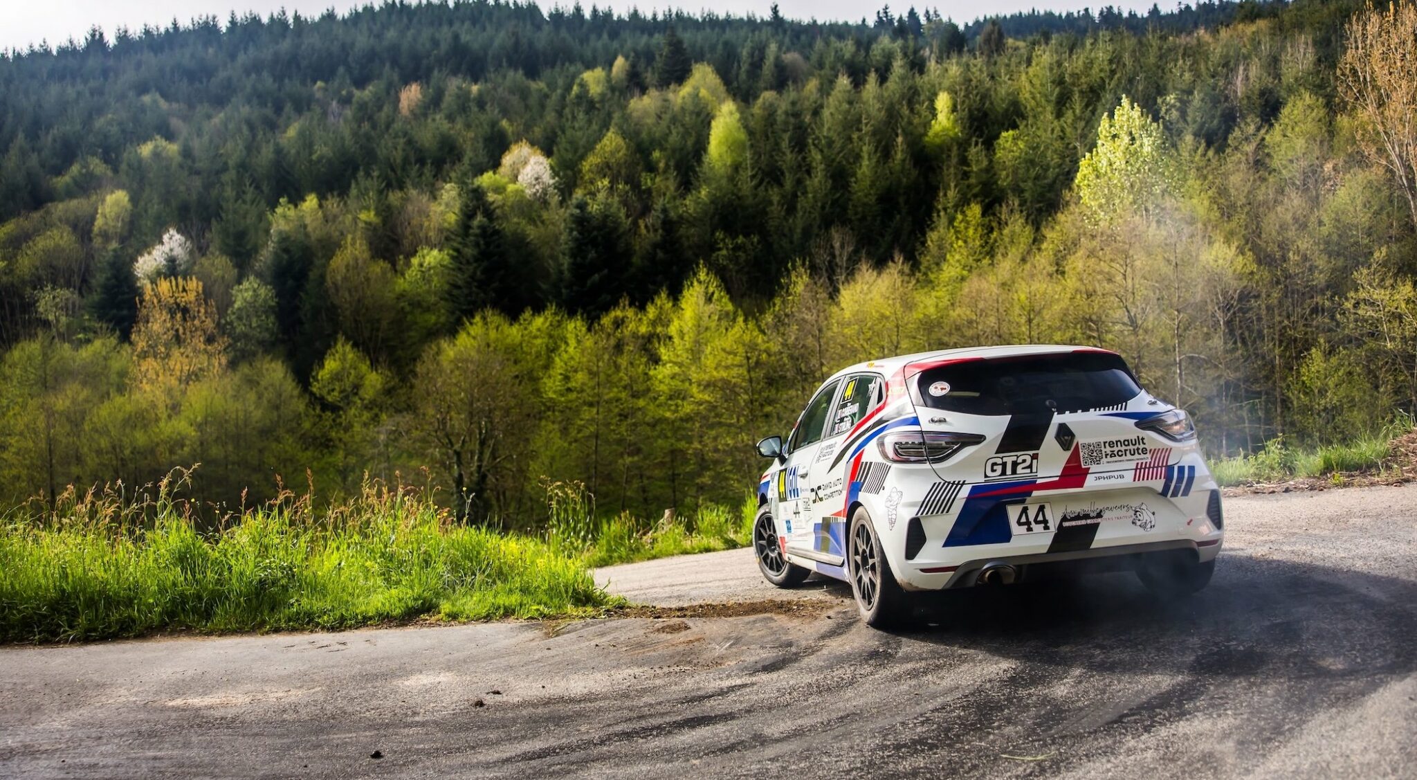 Lire la suite à propos de l’article 50 engagés en Clio Trophy au Rallye Rouergue Rodez Aveyron Occitanie