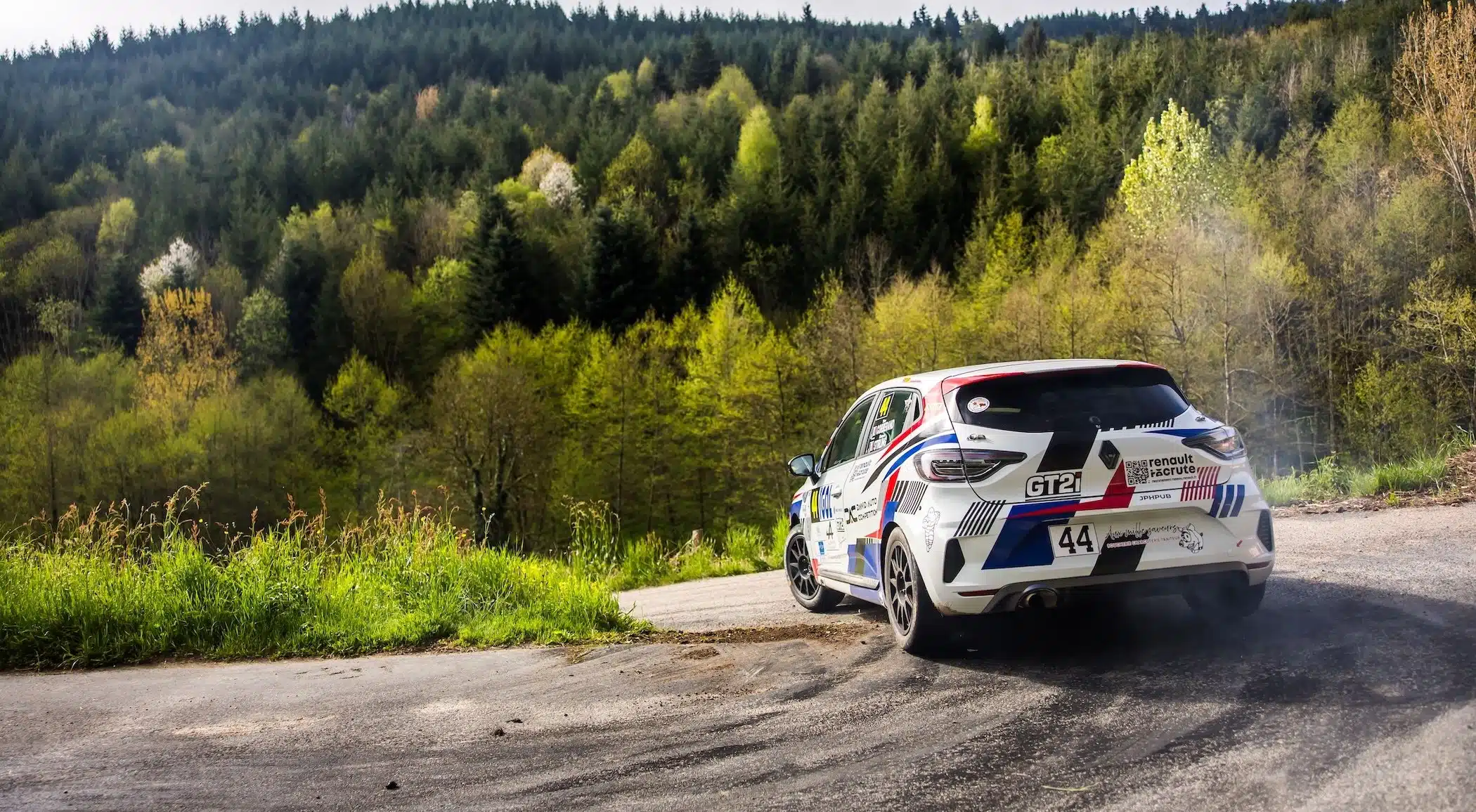 Lire la suite à propos de l’article 50 engagés en Clio Trophy au Rallye Rouergue Rodez Aveyron Occitanie