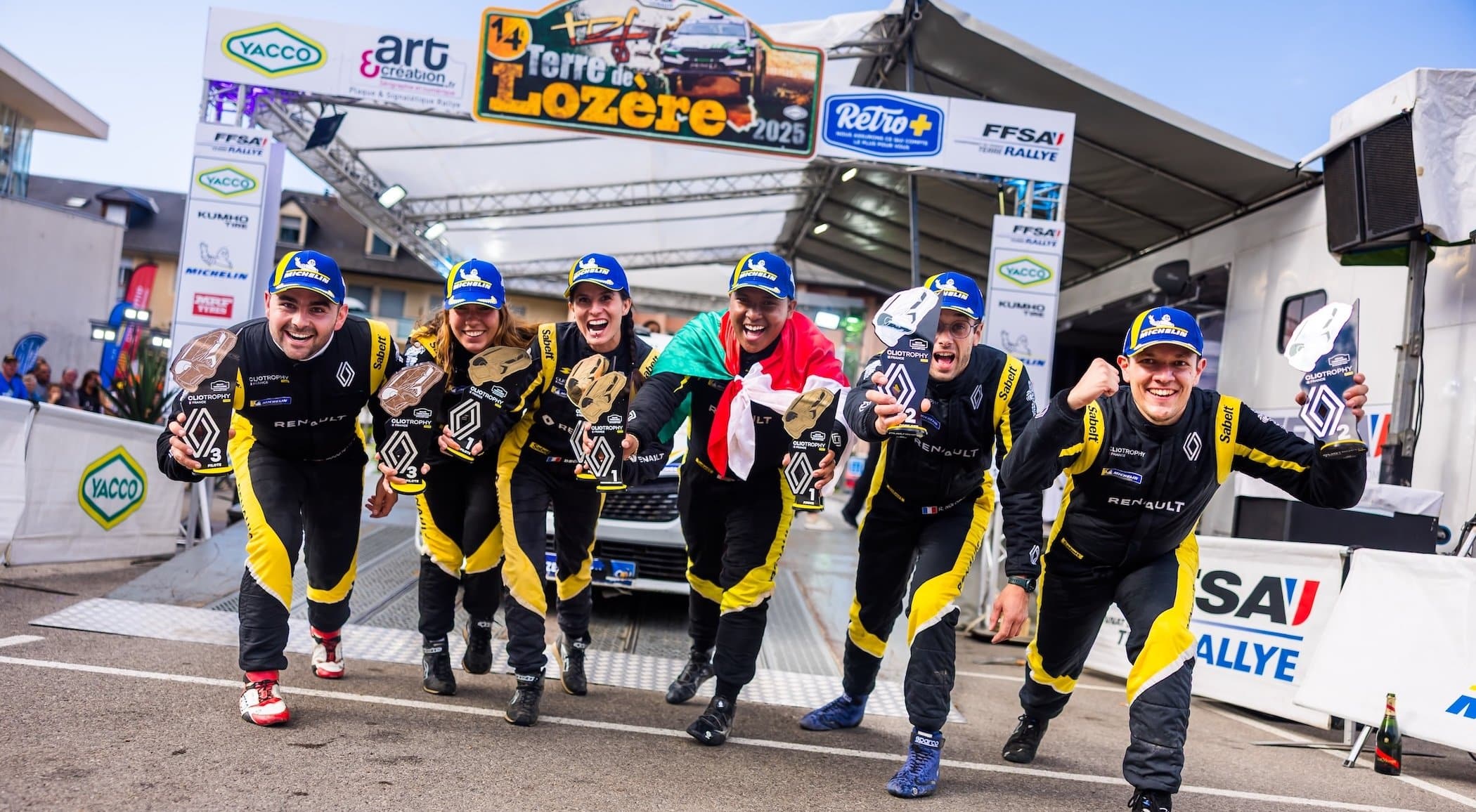 Lire la suite à propos de l’article Clio Trophy France Terre : Jamais deux sans trois pour Rasoamaromaka