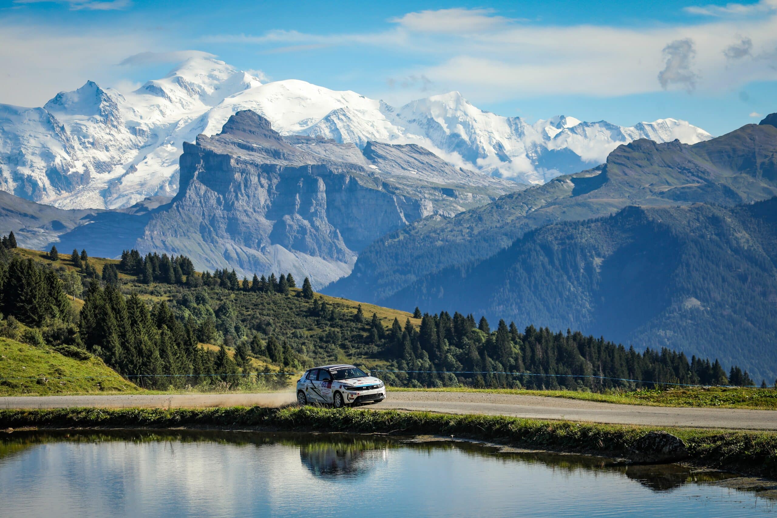 Lire la suite à propos de l’article Rallye Mont-Blanc : l’Opel Corsa Rally Electric au pied des Alpes
