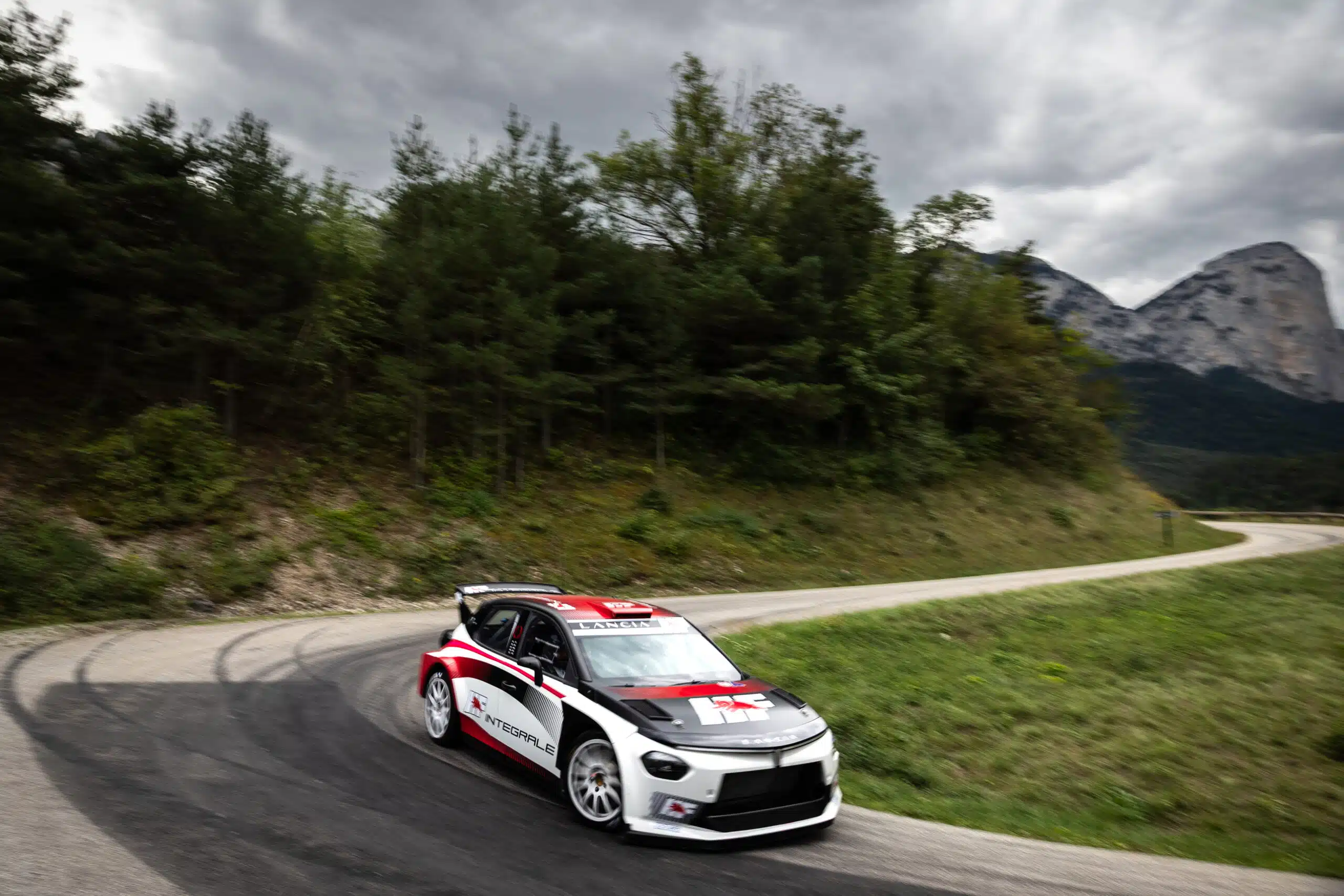 Lire la suite à propos de l’article L’Ypsilon Rally2 HF Integrale se dévoile un peu plus en photos…