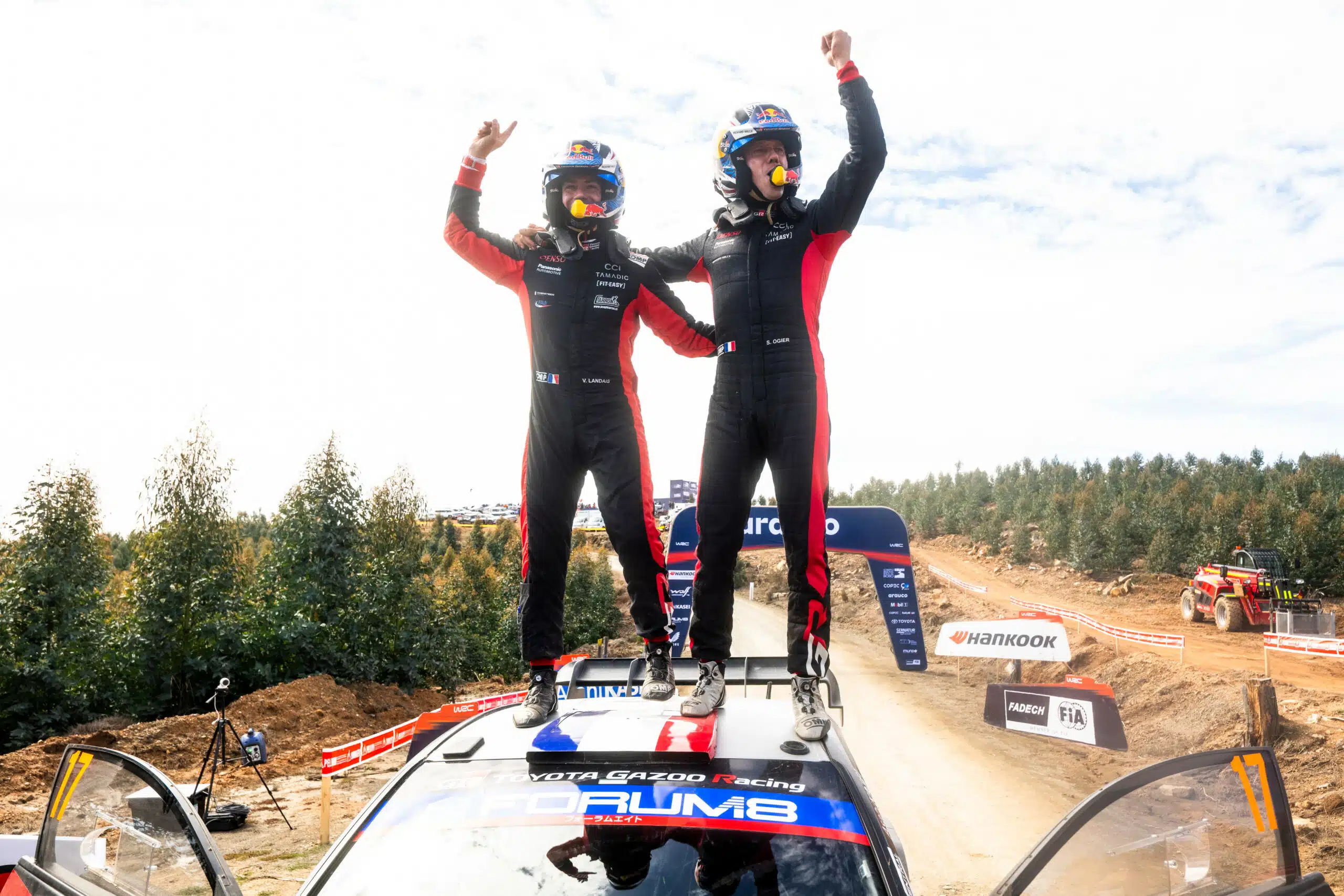 Lire la suite à propos de l’article Sébastien Ogier : « Prendre la tête du championnat à trois rallyes de la fin est également très positif. »