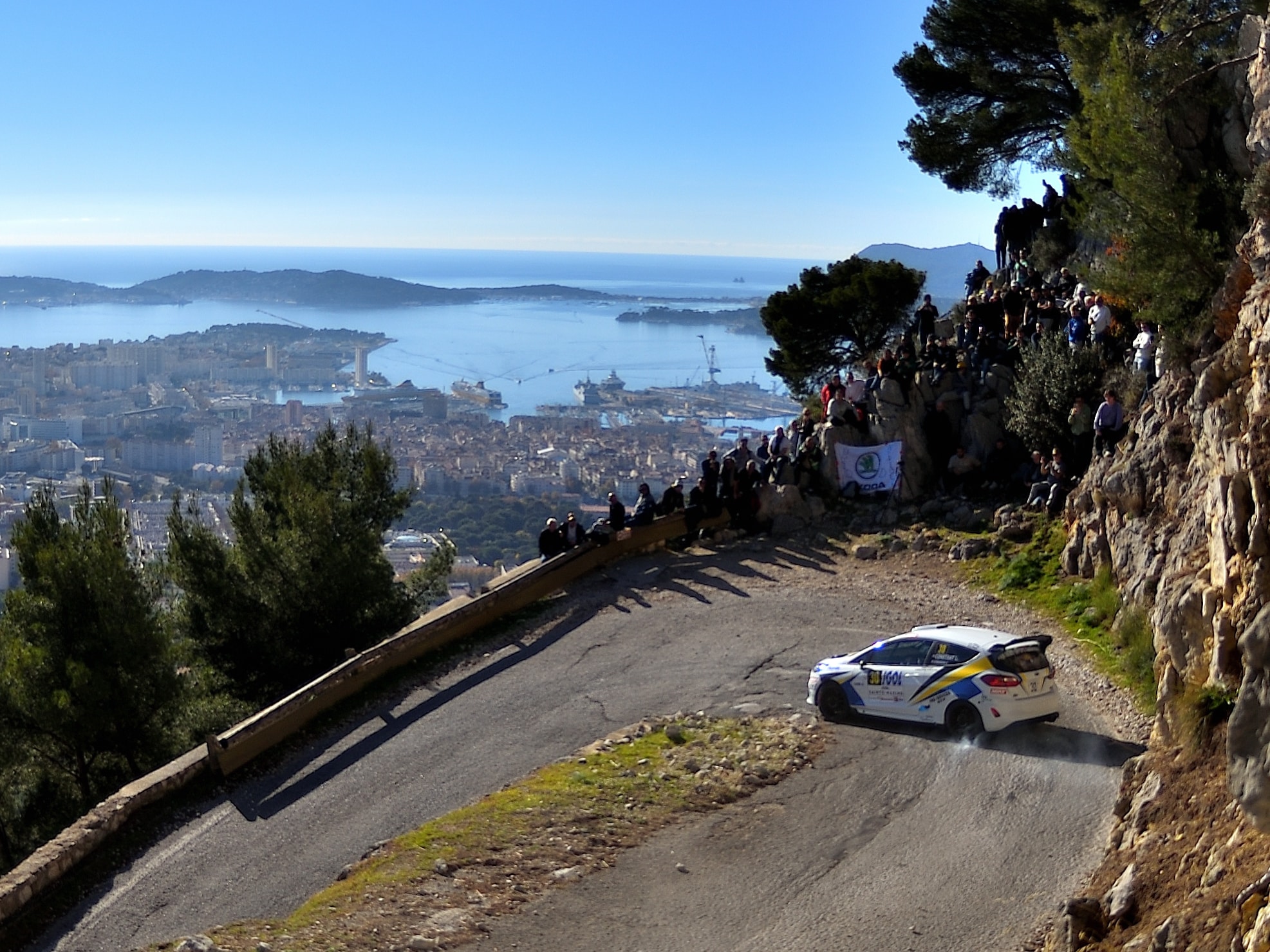 Lire la suite à propos de l’article Championnat de France des rallyes – Calendriers Asphalte et Terre 2026