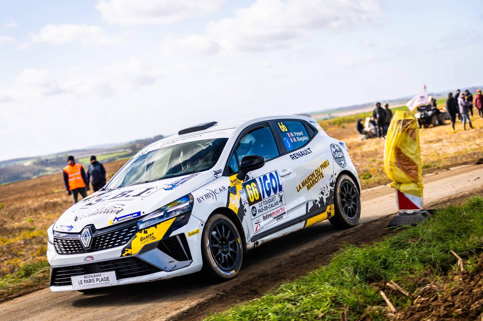 Lire la suite à propos de l’article Clio Trophy France Asphalte : Maxence Potard dompte les éléments au Touquet