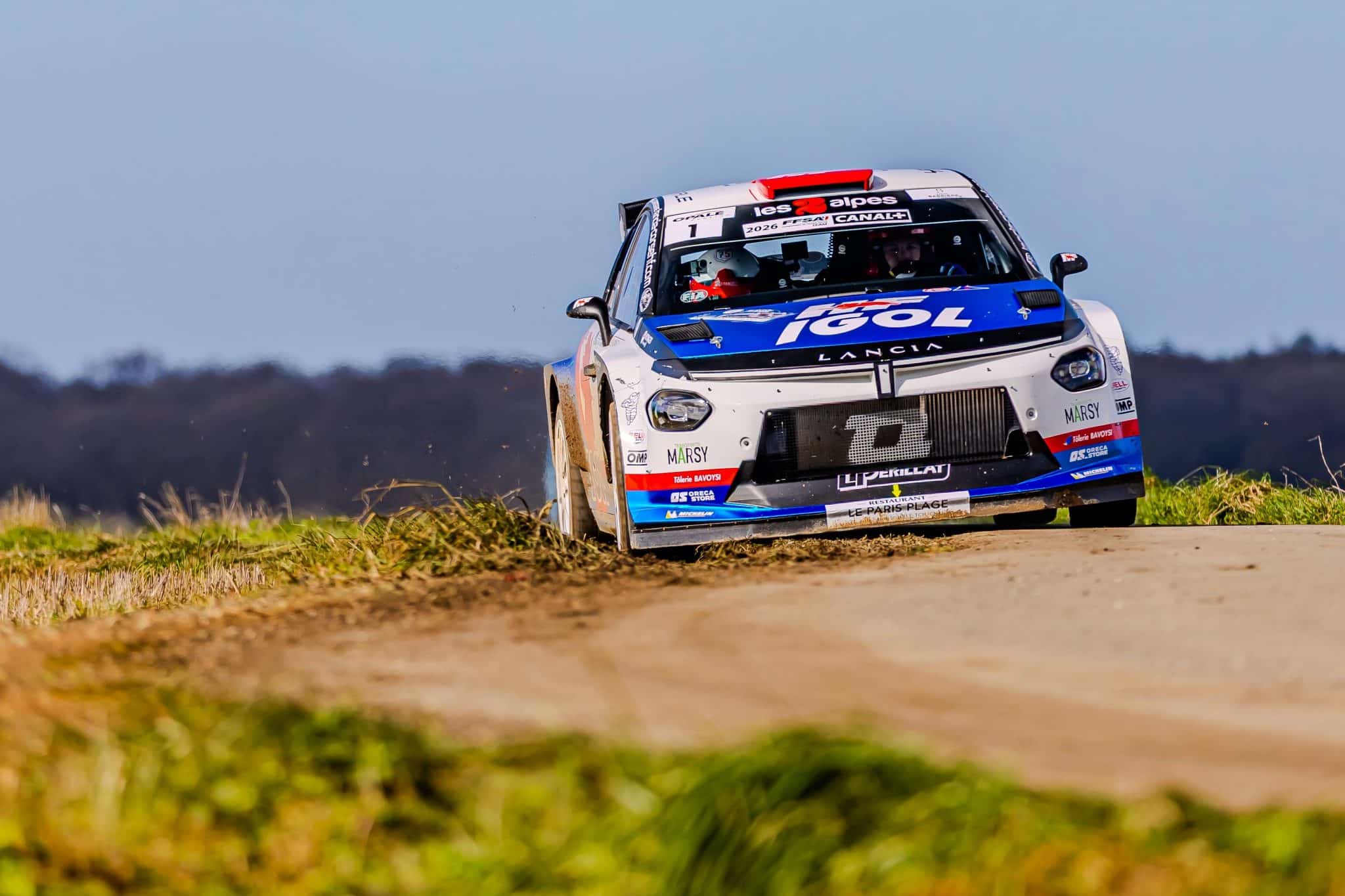 Lire la suite à propos de l’article Yoann Bonato et Benjamin Boulloud jouent comme à la maison avec la Lancia Ypsilon Rally2 HF Integrale au Rallye Charbonnières Rhône