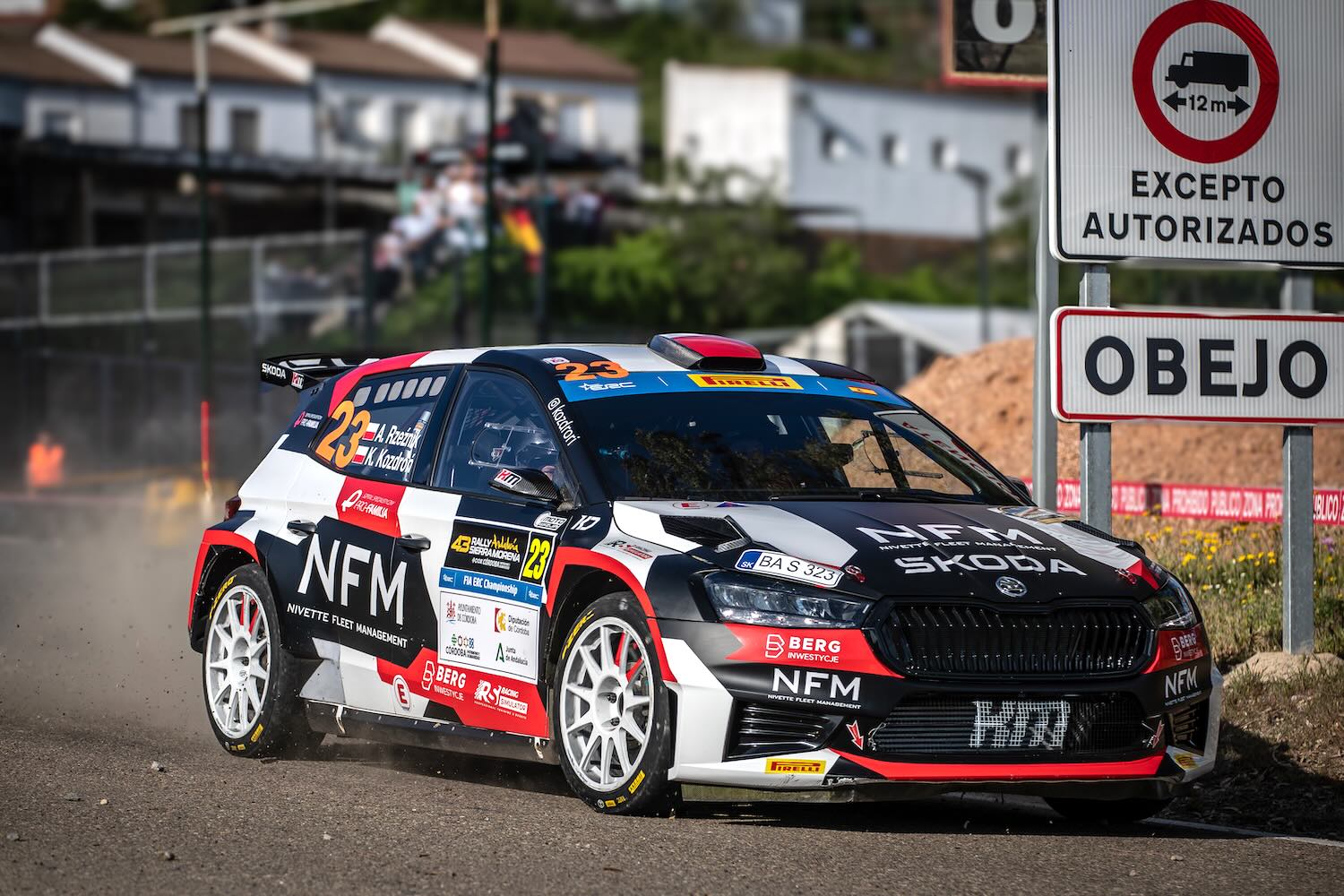 Lire la suite à propos de l’article Le Rally Andalucía – Sierra Morena marque le début de la saison du Championnat d&rsquo;Europe des Rallyes pour Adrian Rzeźnik et Kamil Kozdroń.