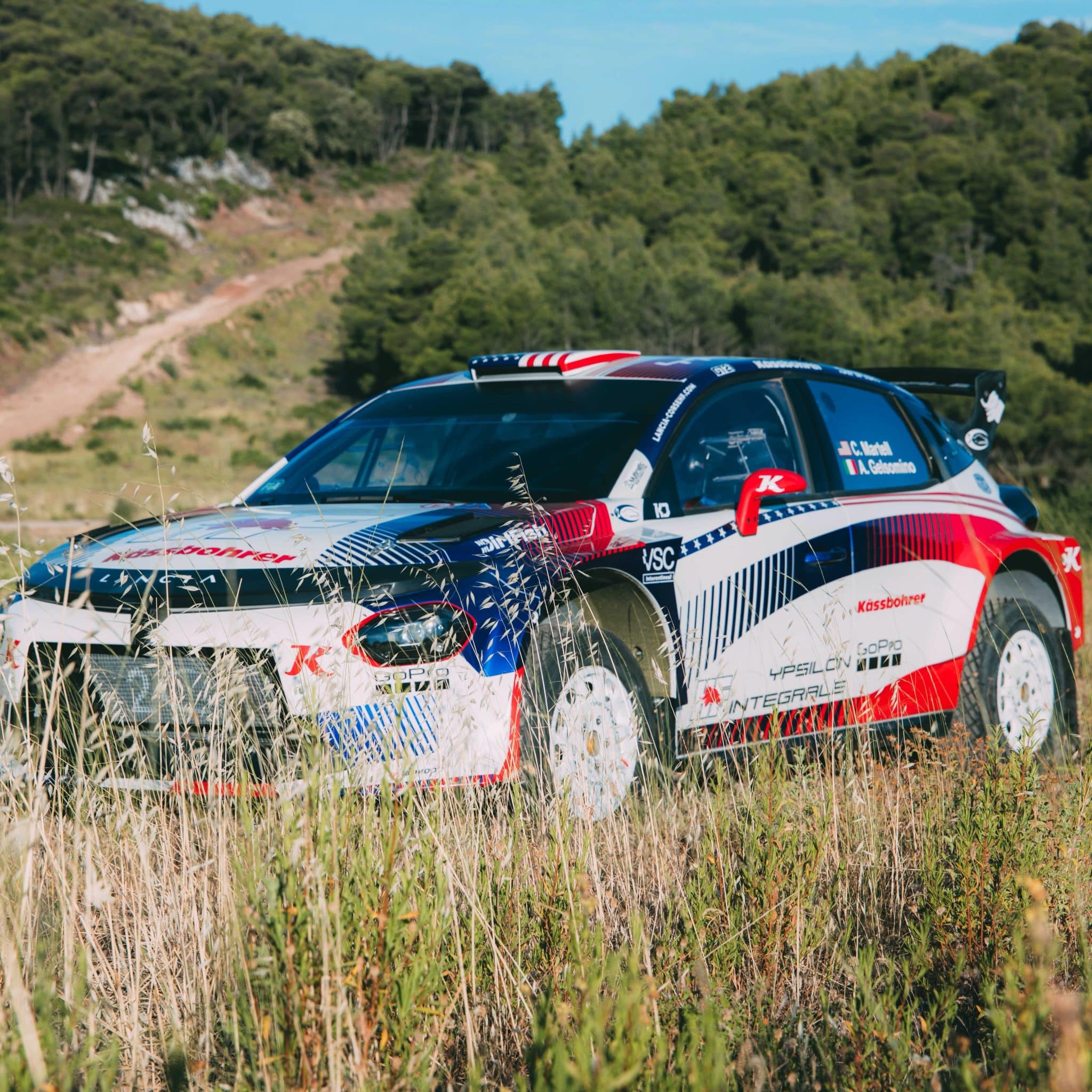 Lire la suite à propos de l’article Rallye de l&rsquo;Acropole 2026 : Conner Martell dévoile sa livrée pour ses débuts en WRC